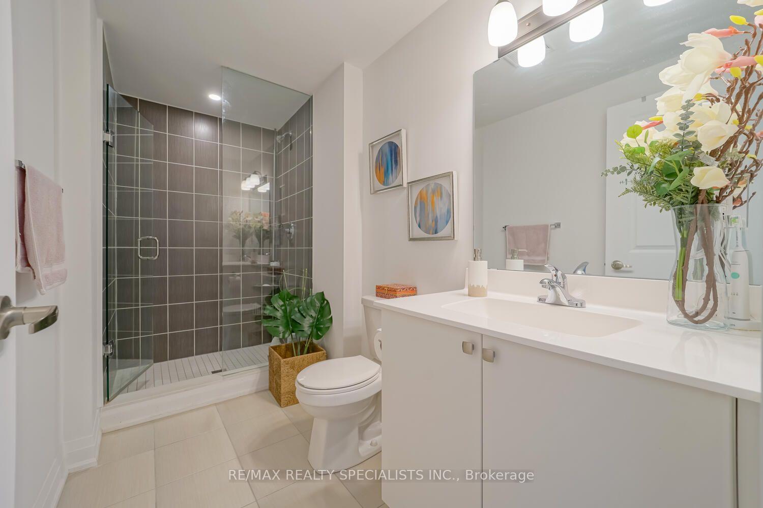 Photo 21 of Unit D902, 5289 Highway 7, Vaughan, Vaughan Grove — HOMEH