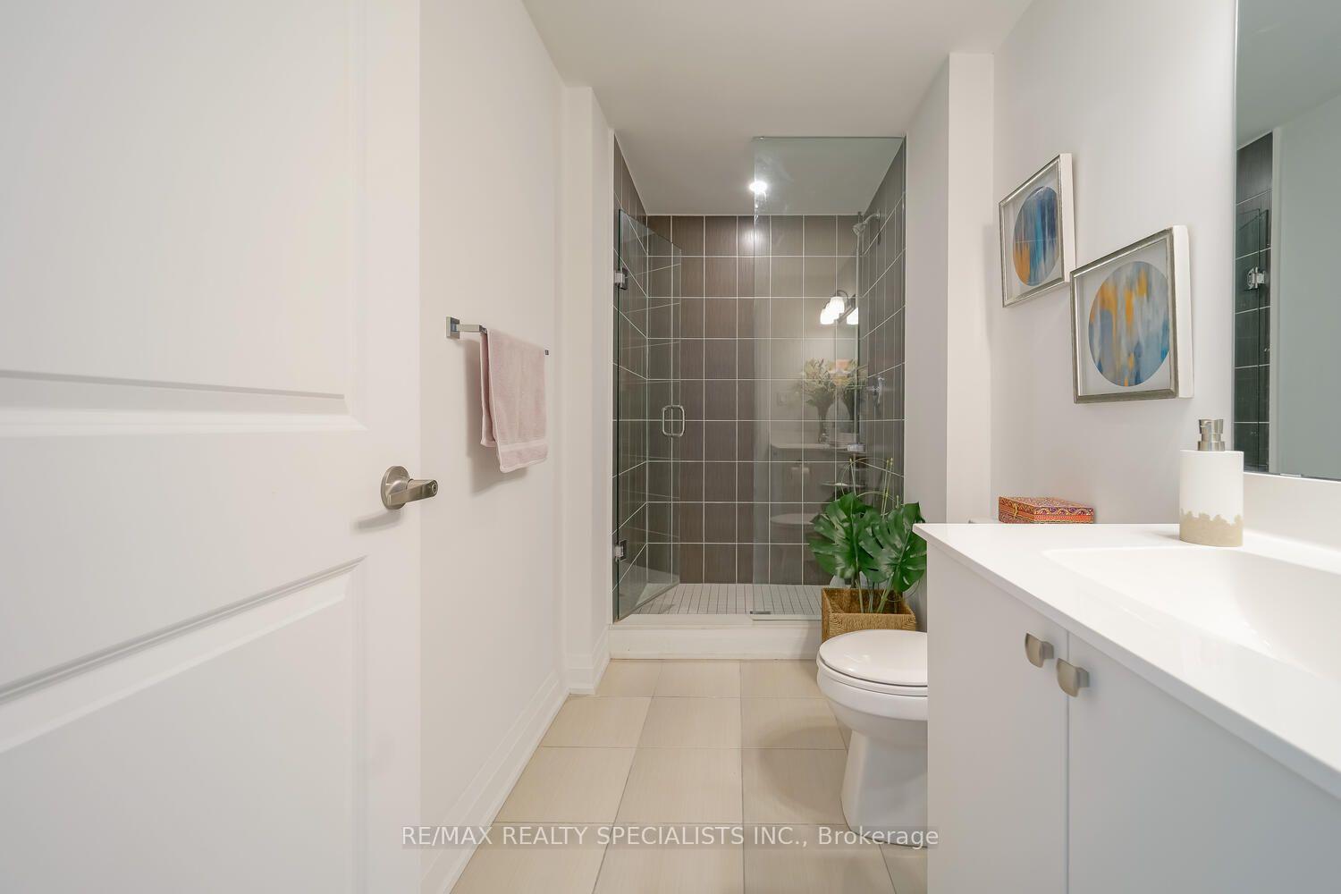 Photo 34 of Unit D902, 5289 Highway 7, Vaughan, Vaughan Grove — HOMEH
