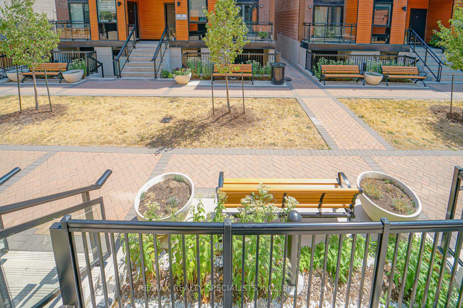 Photo 35 of Unit D902, 5289 Highway 7, Vaughan, Vaughan Grove — HOMEH