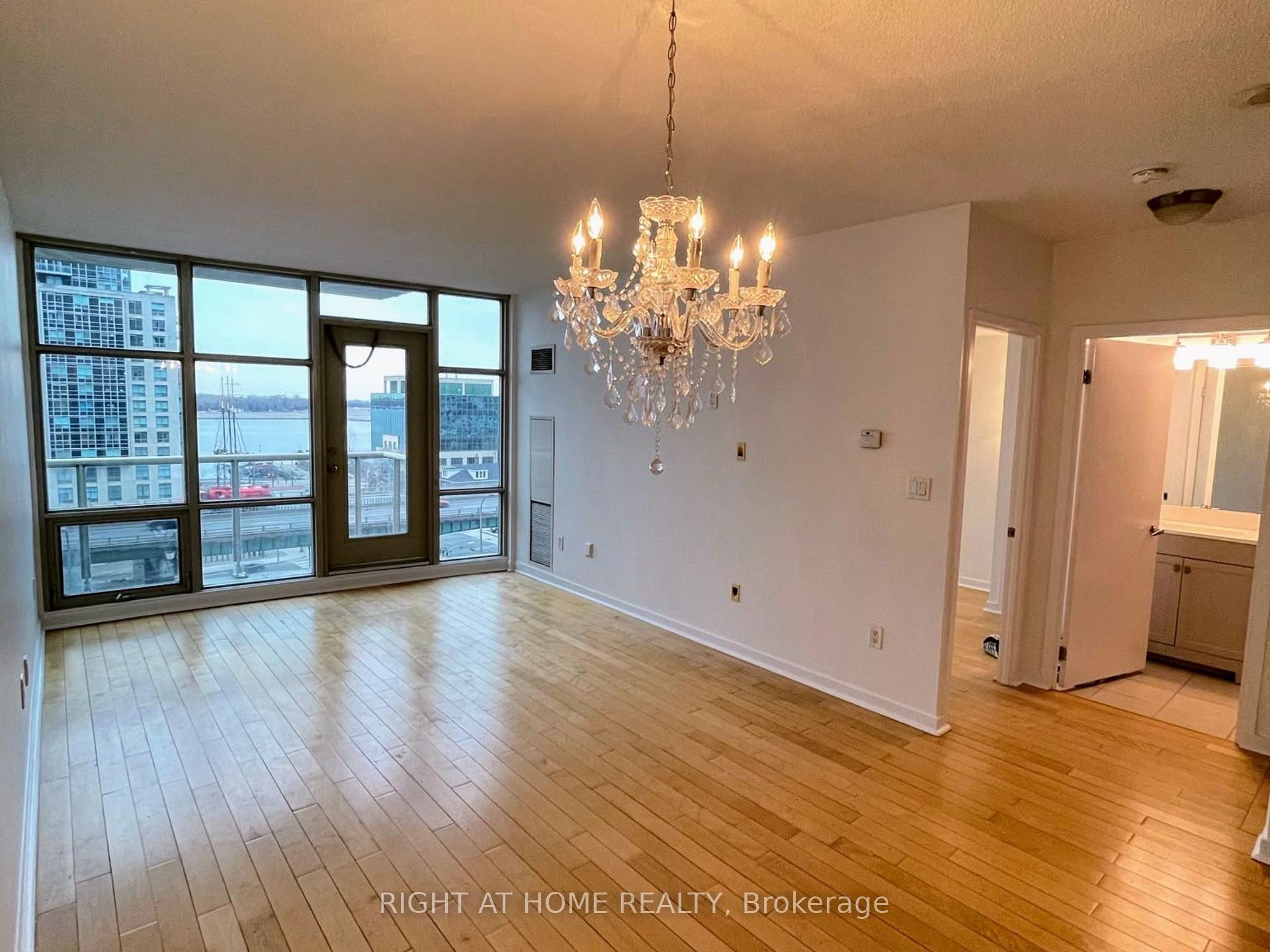 Photo 4 of Unit 811, 35 Mariner Terrace, Toronto, Waterfront Communities — HOMEH