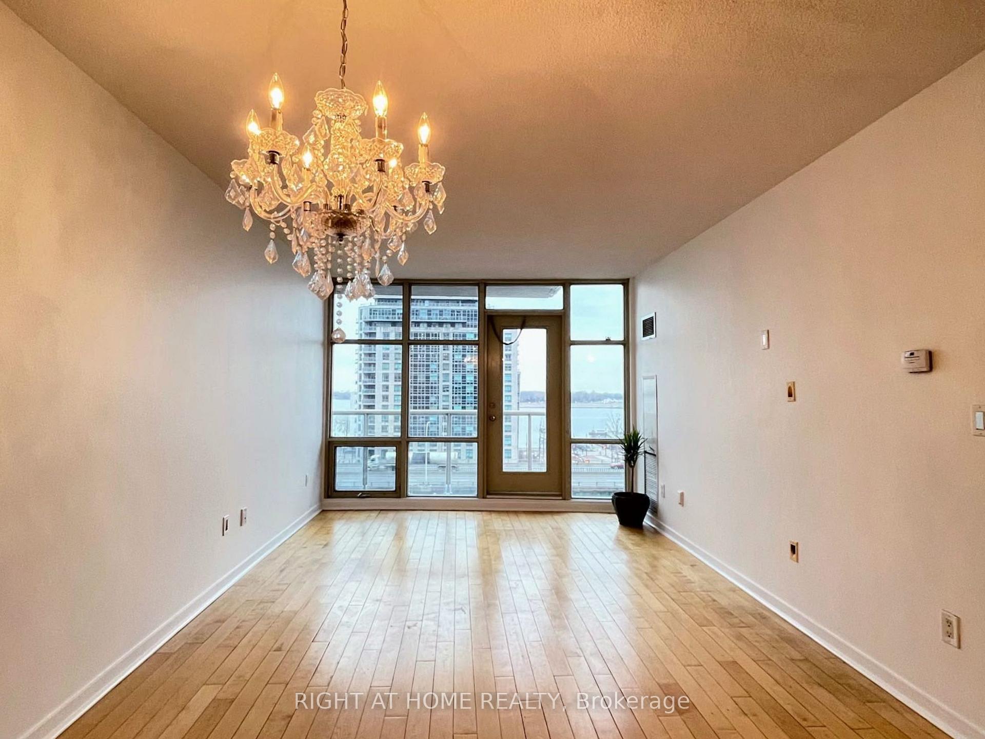 Photo 5 of Unit 811, 35 Mariner Terrace, Toronto, Waterfront Communities — HOMEH