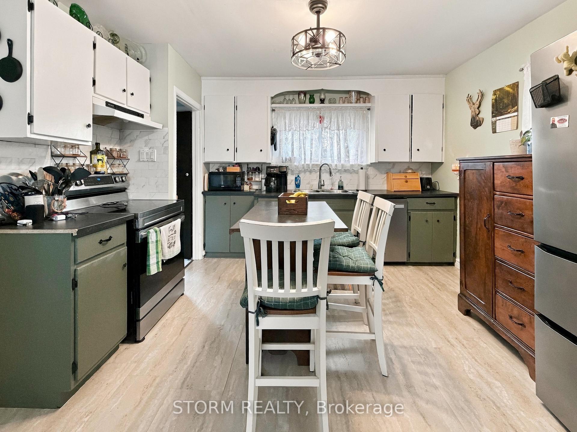 Photo 10 of 117 Emma Avenue, Cornwall, Cornwall — HOMEH