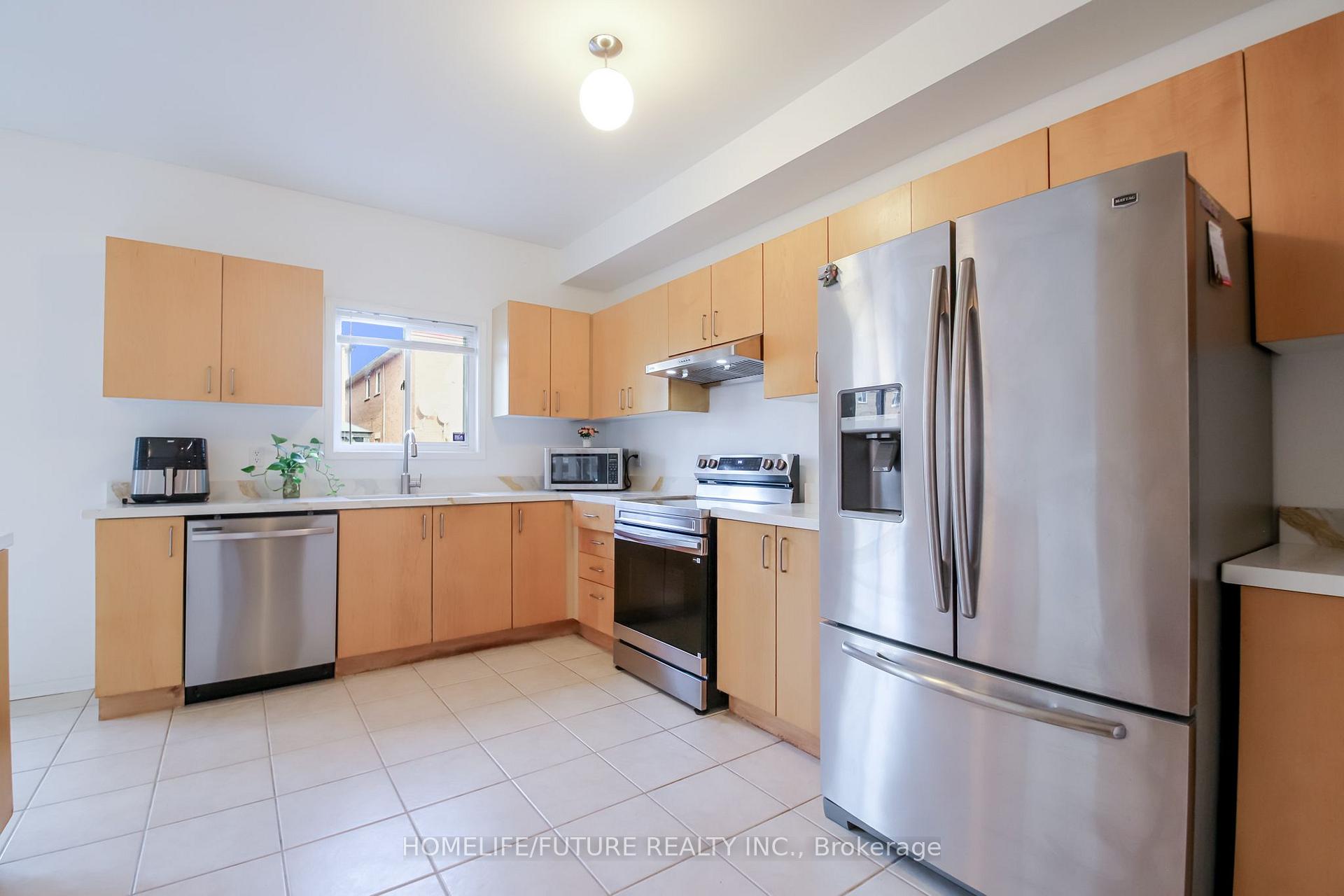 Photo 14 of 73 Marjoram Drive, Ajax, South East — HOMEH