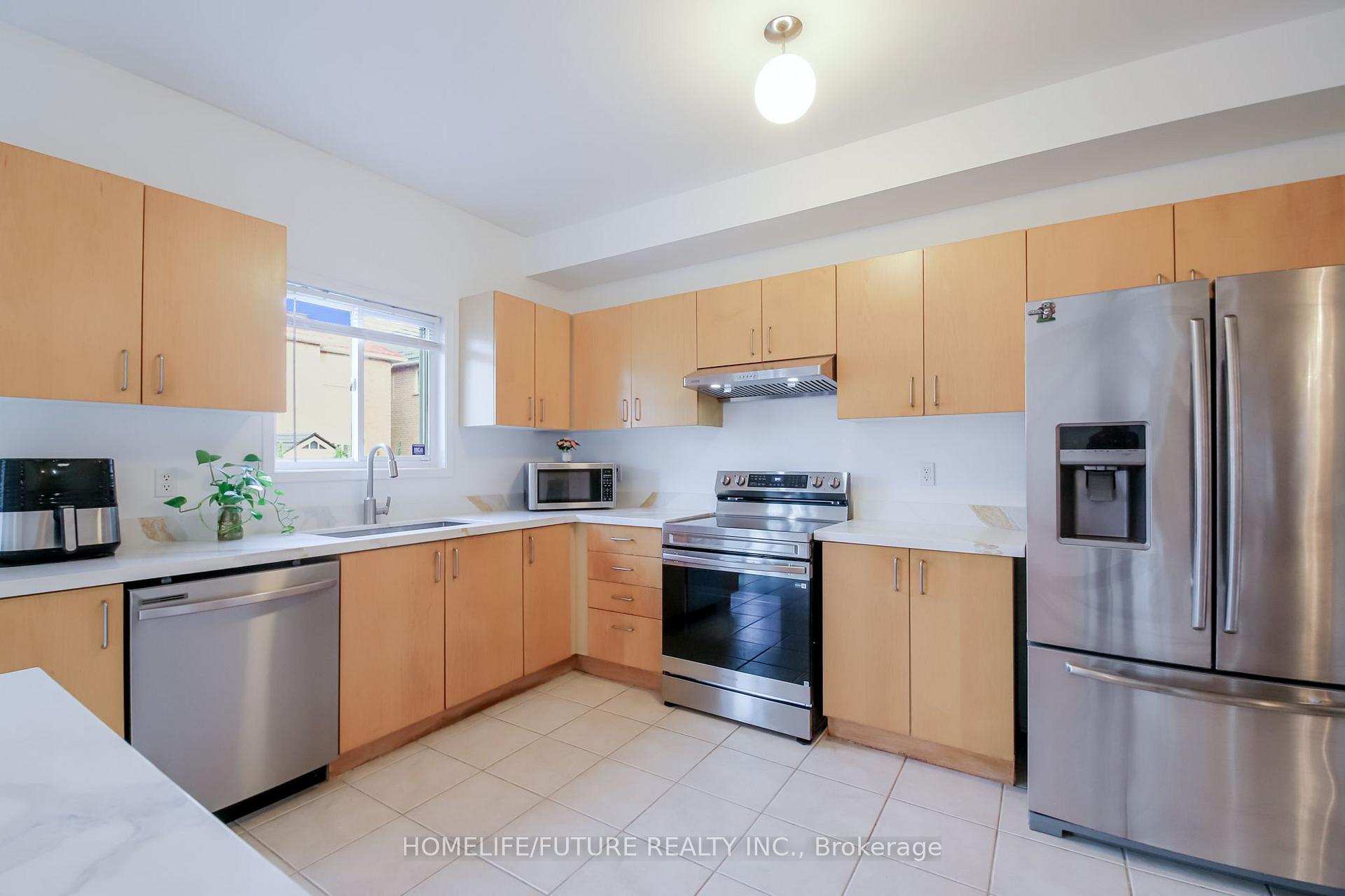 Photo 18 of 73 Marjoram Drive, Ajax, South East — HOMEH