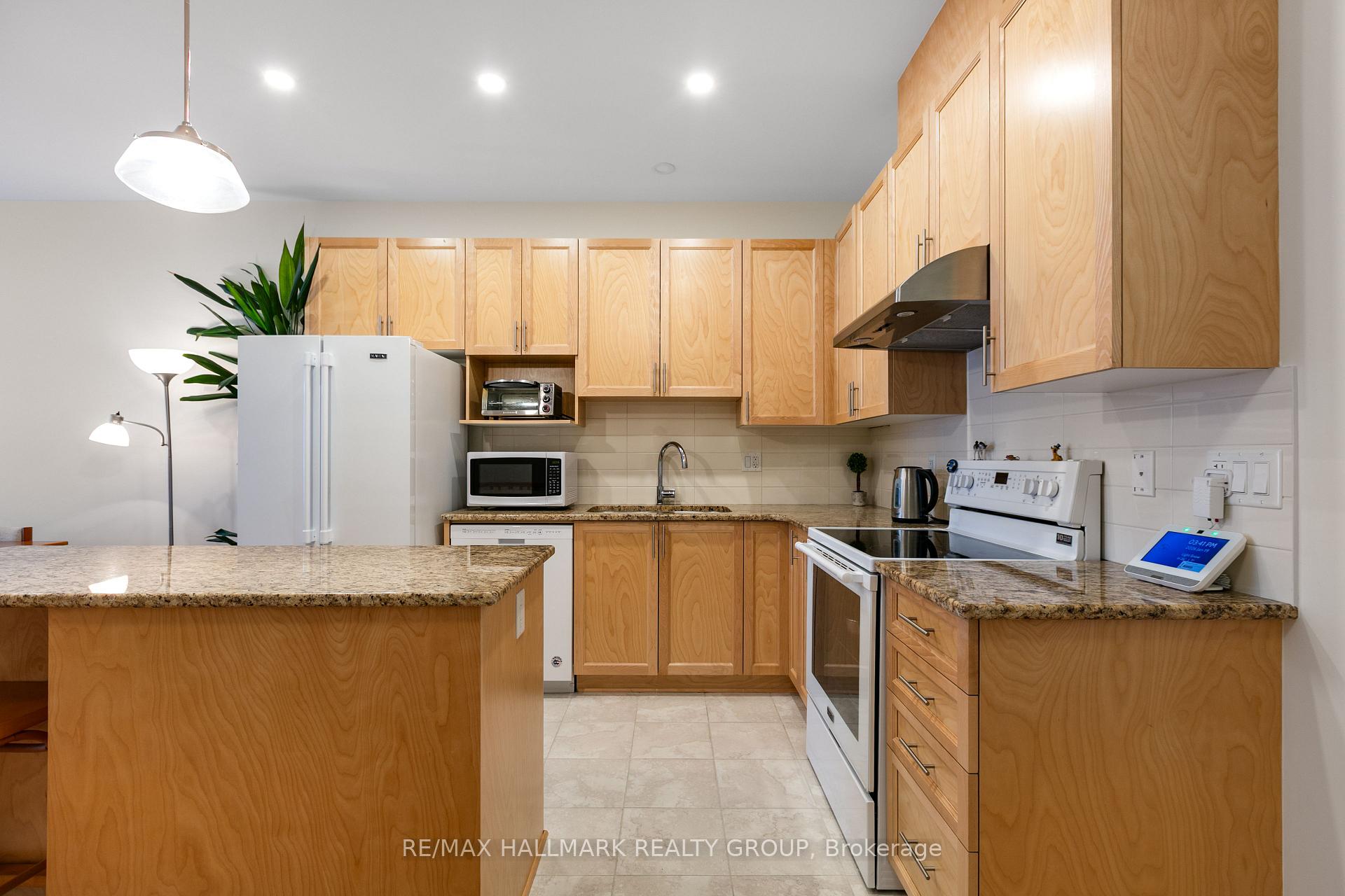 Photo 7 of 66 Kayenta Street, Ottawa, Remainder of Stittsville & Area — HOMEH