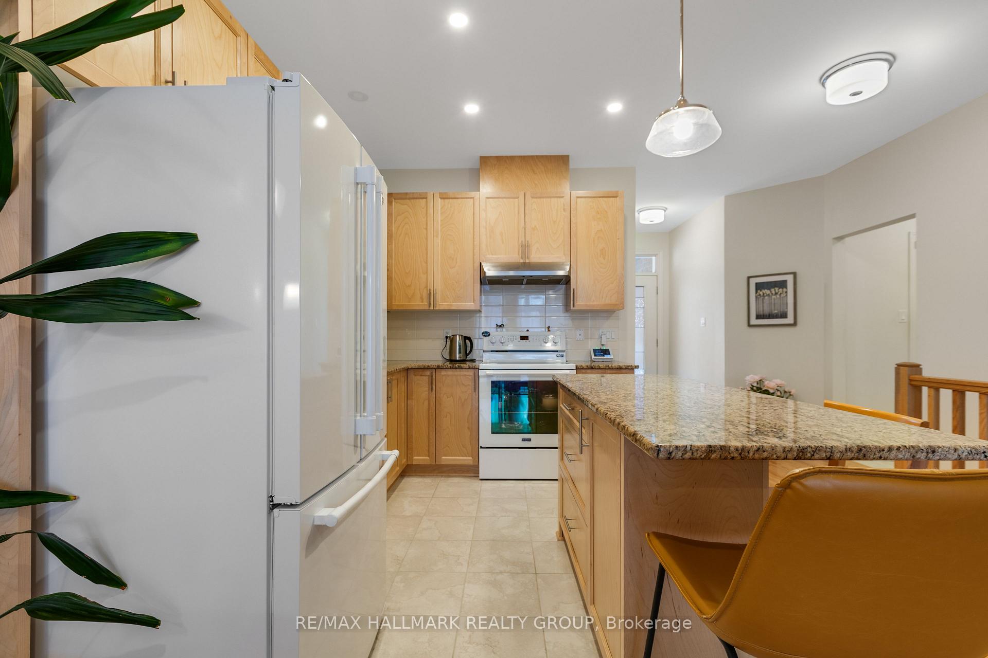 Photo 9 of 66 Kayenta Street, Ottawa, Remainder of Stittsville & Area — HOMEH