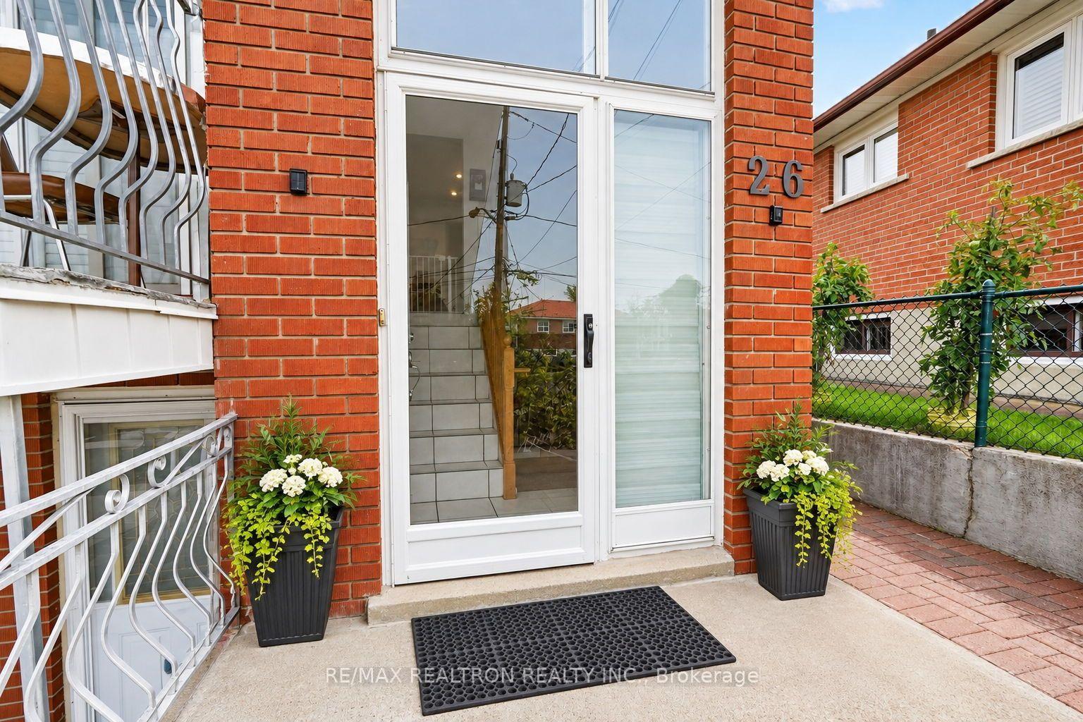 Photo 3 of 26 Brubeck Road, North York, Humbermede — HOMEH