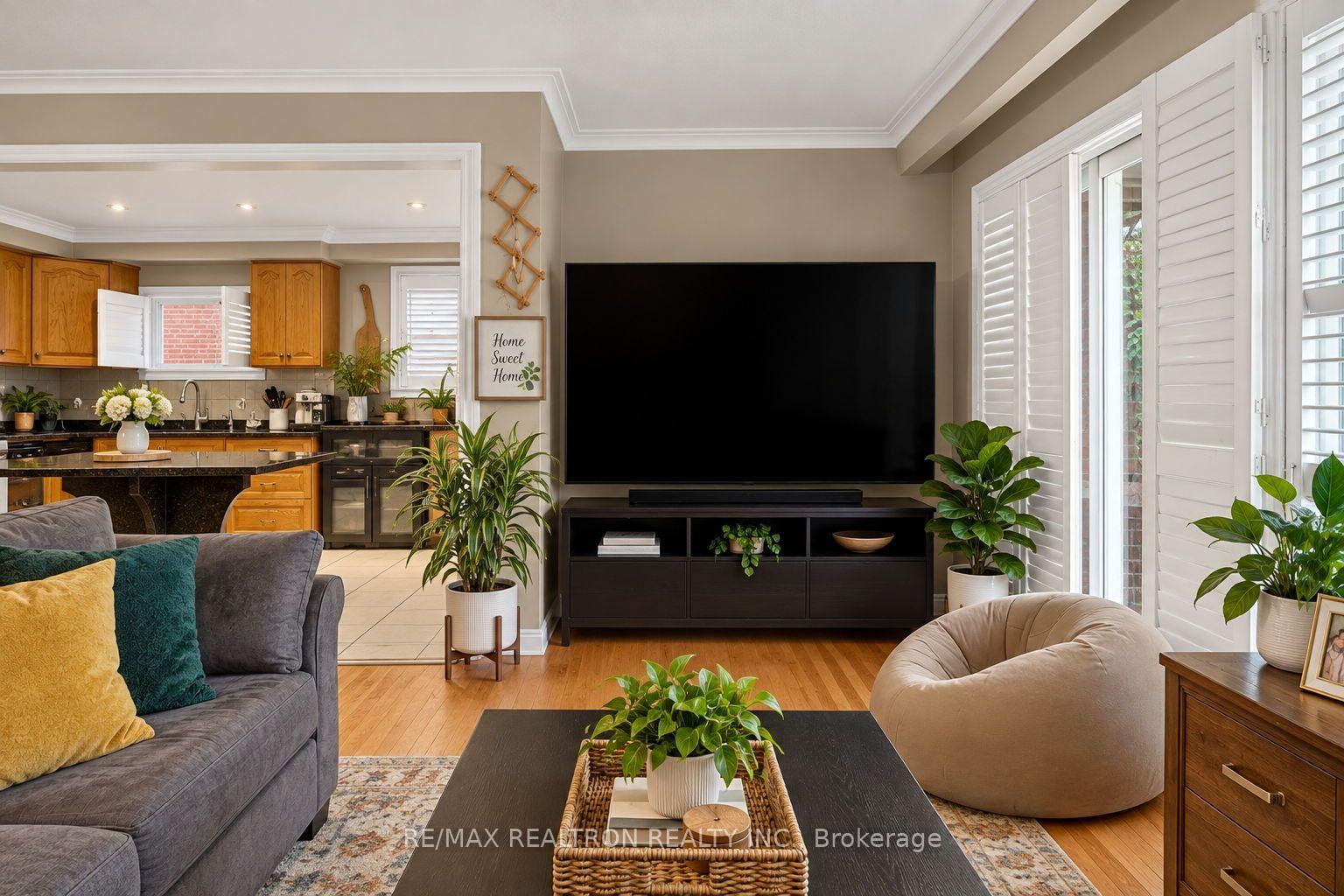 Photo 10 of 26 Brubeck Road, North York, Humbermede — HOMEH