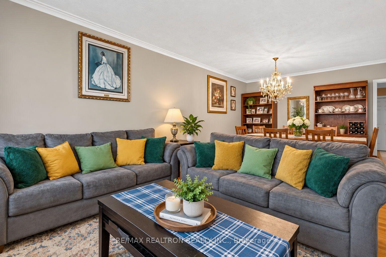 Photo 11 of 26 Brubeck Road, North York, Humbermede — HOMEH