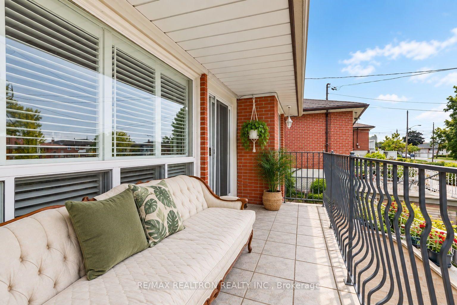 Photo 15 of 26 Brubeck Road, North York, Humbermede — HOMEH