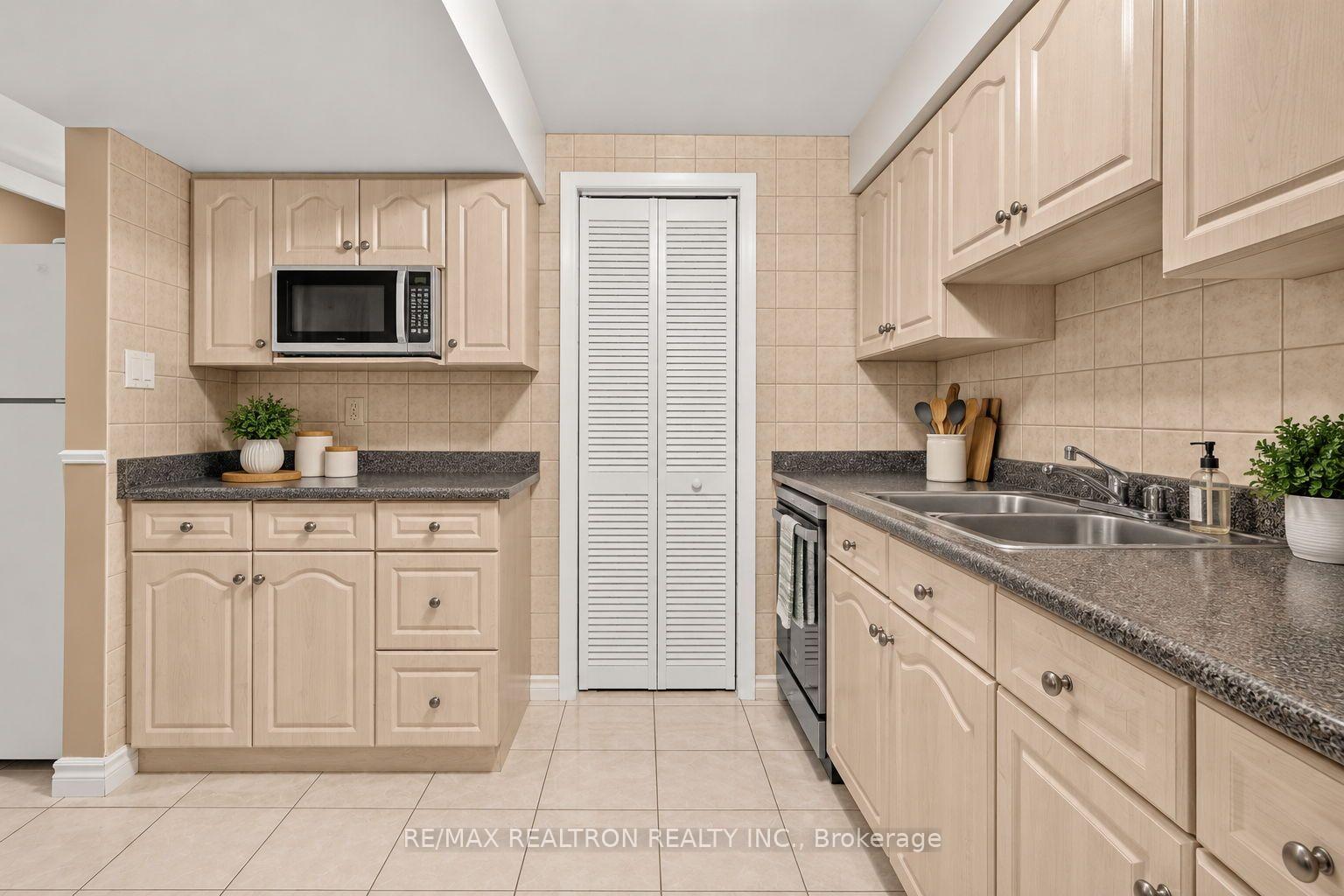 Photo 31 of 26 Brubeck Road, North York, Humbermede — HOMEH