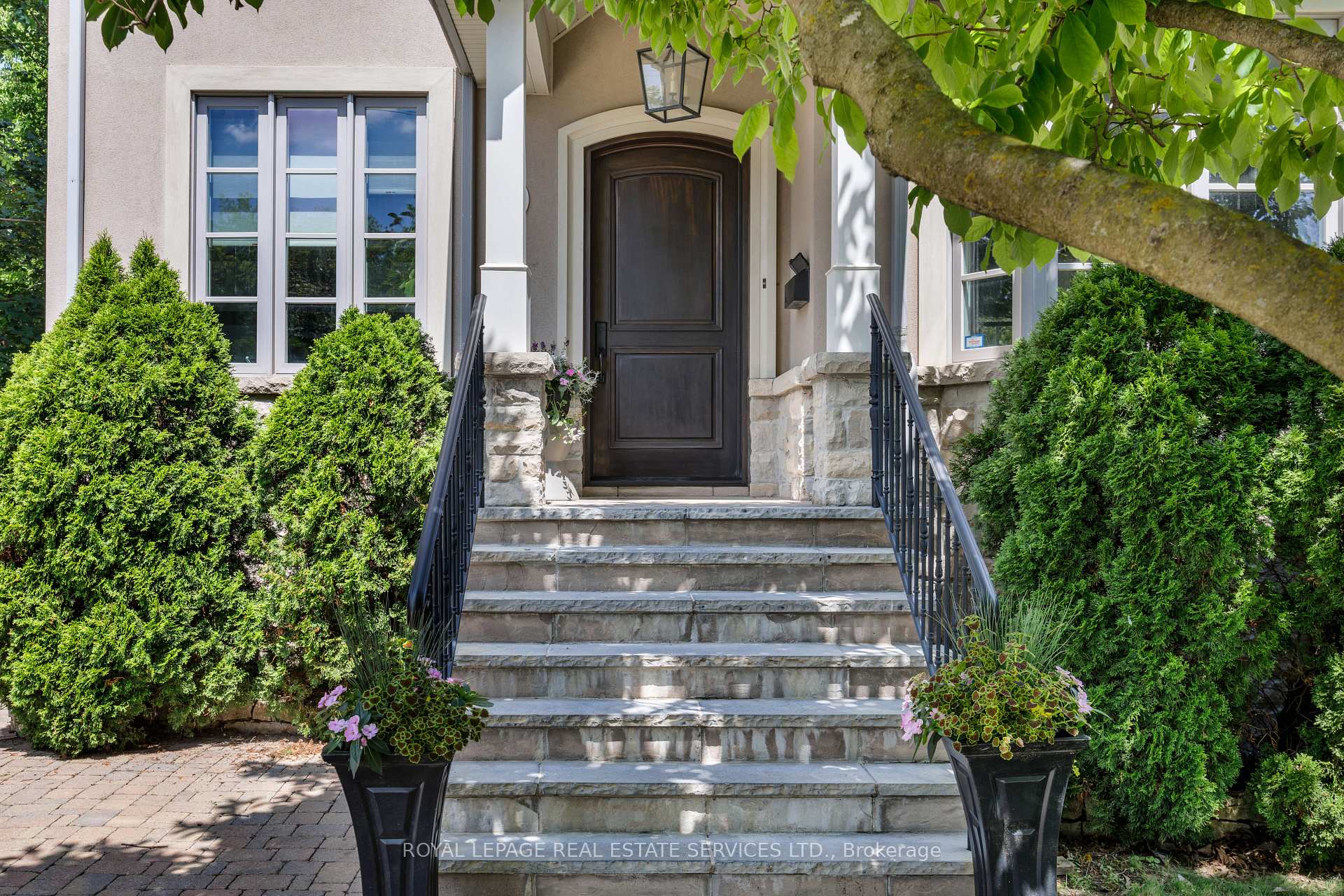 Photo 2 of 4 Springbrook Gardens, Etobicoke, Stonegate-Queensway — HOMEH
