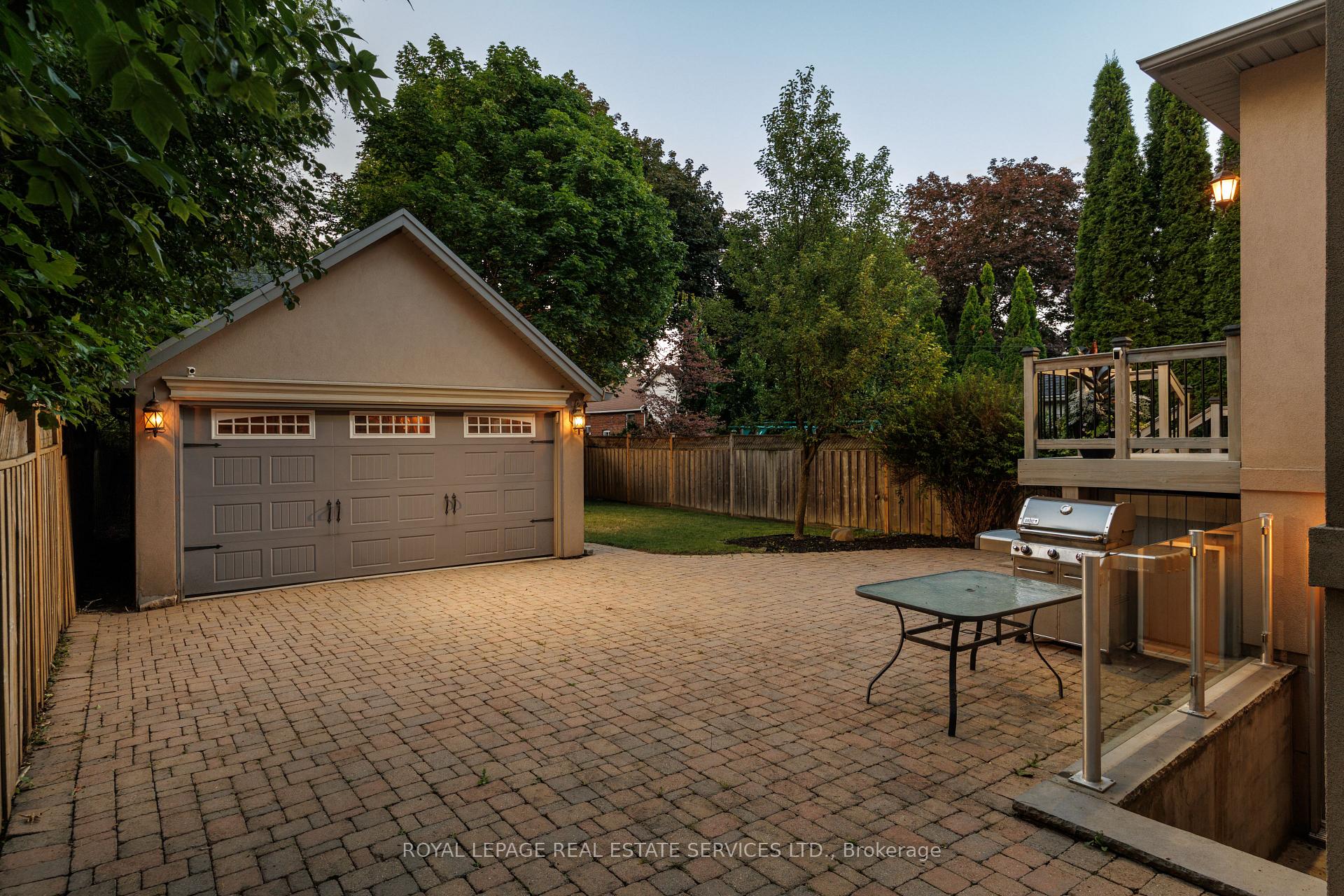 Photo 3 of 4 Springbrook Gardens, Etobicoke, Stonegate-Queensway — HOMEH