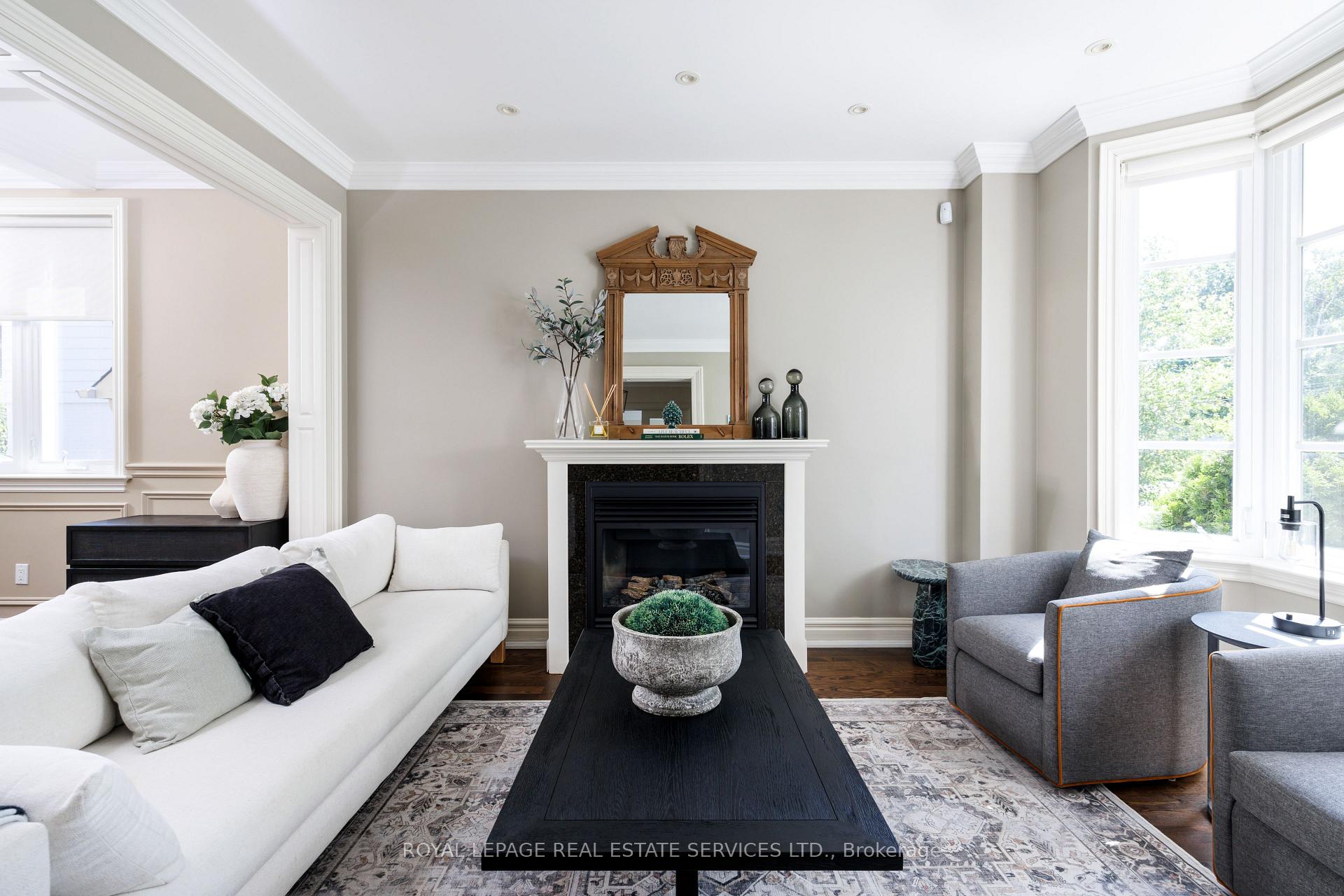 Photo 8 of 4 Springbrook Gardens, Etobicoke, Stonegate-Queensway — HOMEH