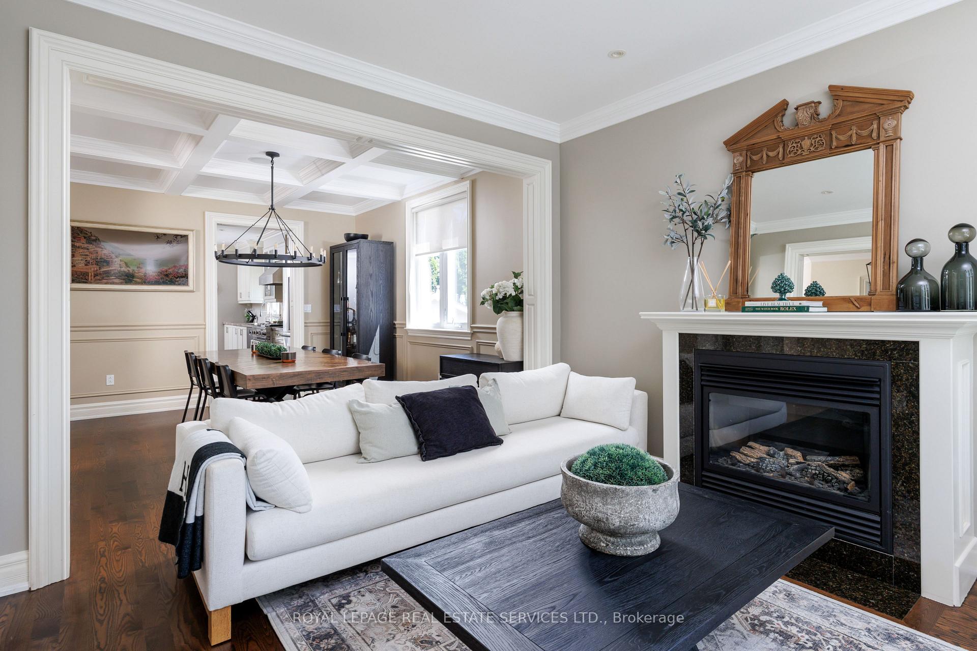 Photo 9 of 4 Springbrook Gardens, Etobicoke, Stonegate-Queensway — HOMEH
