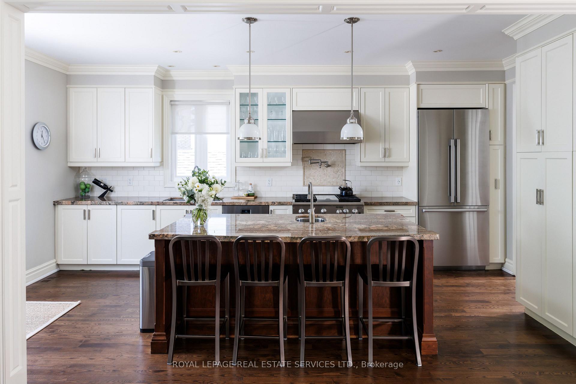 Photo 16 of 4 Springbrook Gardens, Etobicoke, Stonegate-Queensway — HOMEH