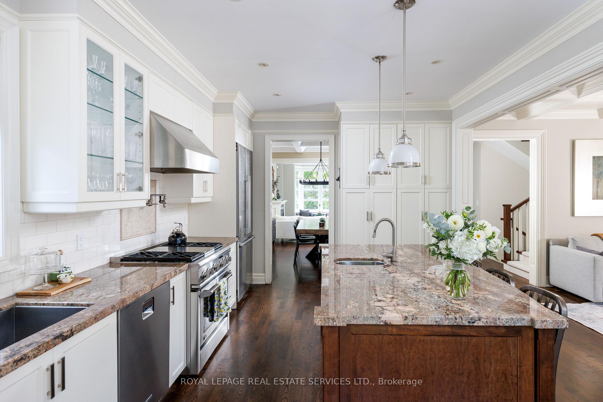 Photo 19 of 4 Springbrook Gardens, Etobicoke, Stonegate-Queensway — HOMEH