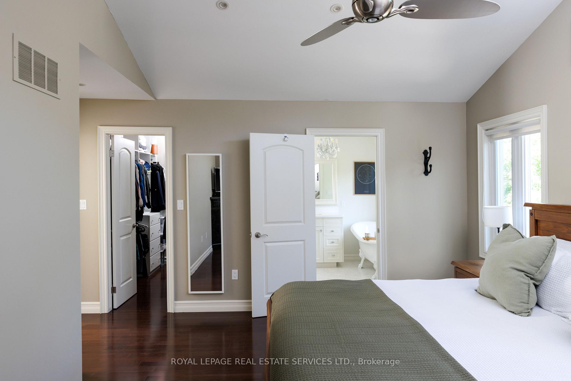 Photo 26 of 4 Springbrook Gardens, Etobicoke, Stonegate-Queensway — HOMEH