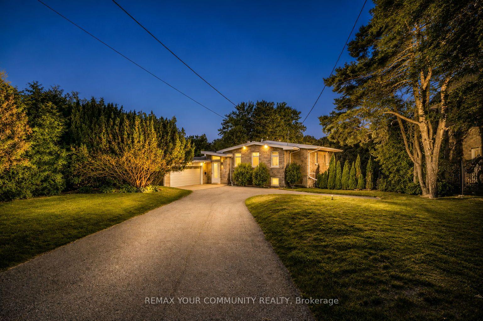 Photo 2 of 35 Idleswift Drive, Vaughan, Uplands — HOMEH