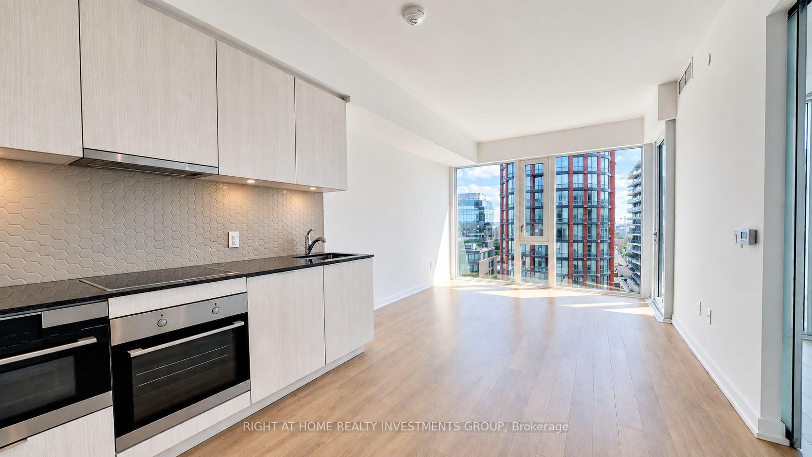 Photo 3 of Unit 1711, 158 Front Street E, Toronto, Moss Park — HOMEH