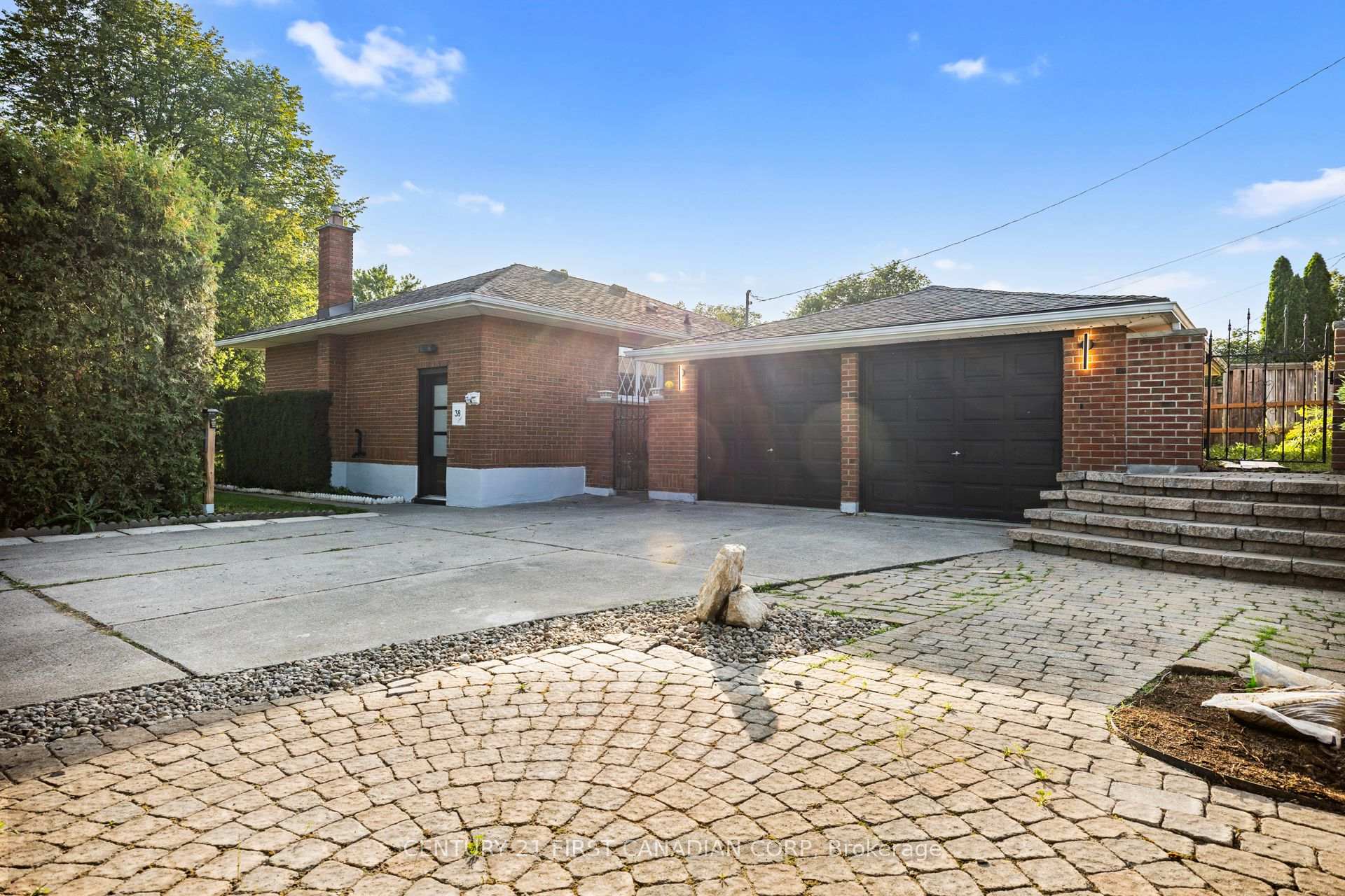 Photo 3 of 38 Silverdale Crescent, London, South T — HOMEH