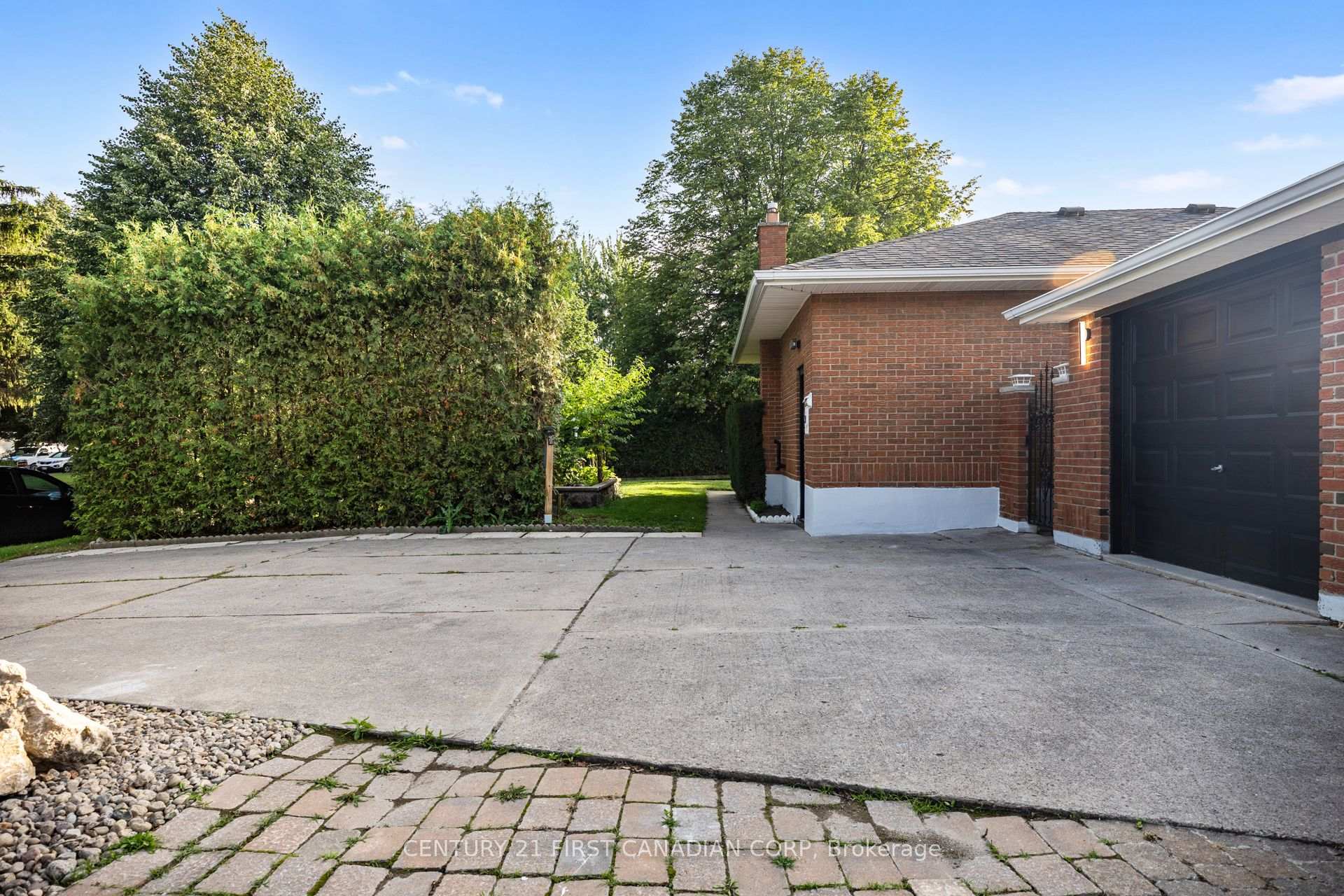 Photo 4 of 38 Silverdale Crescent, London, South T — HOMEH