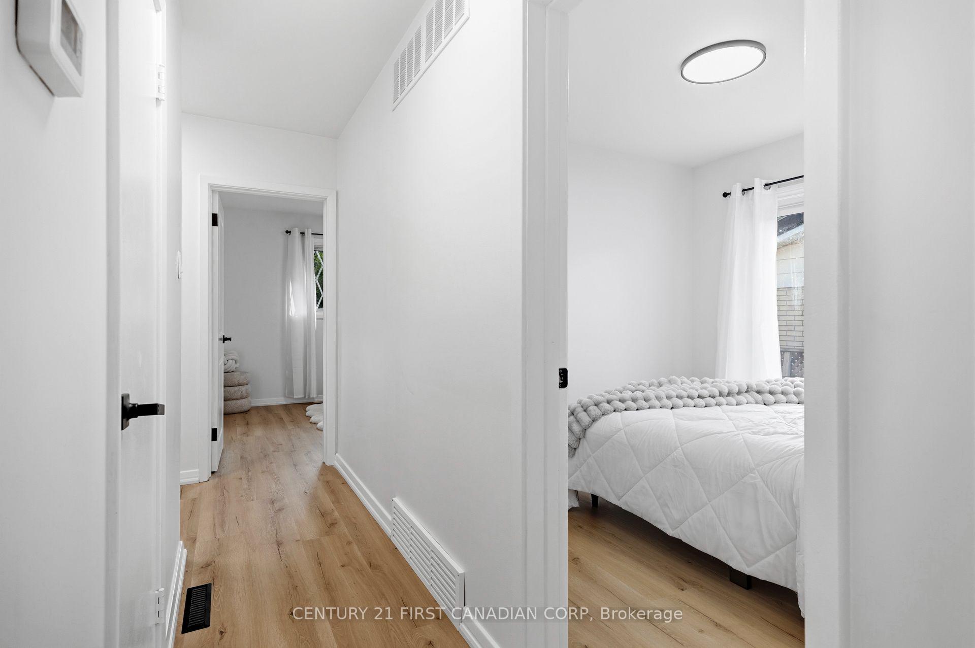 Photo 18 of 38 Silverdale Crescent, London, South T — HOMEH