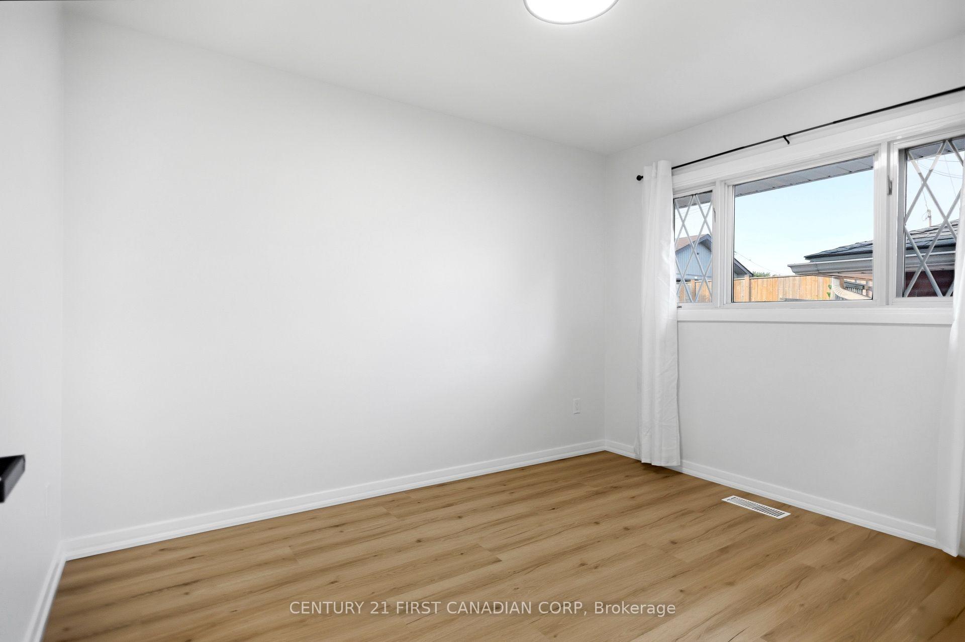 Photo 22 of 38 Silverdale Crescent, London, South T — HOMEH