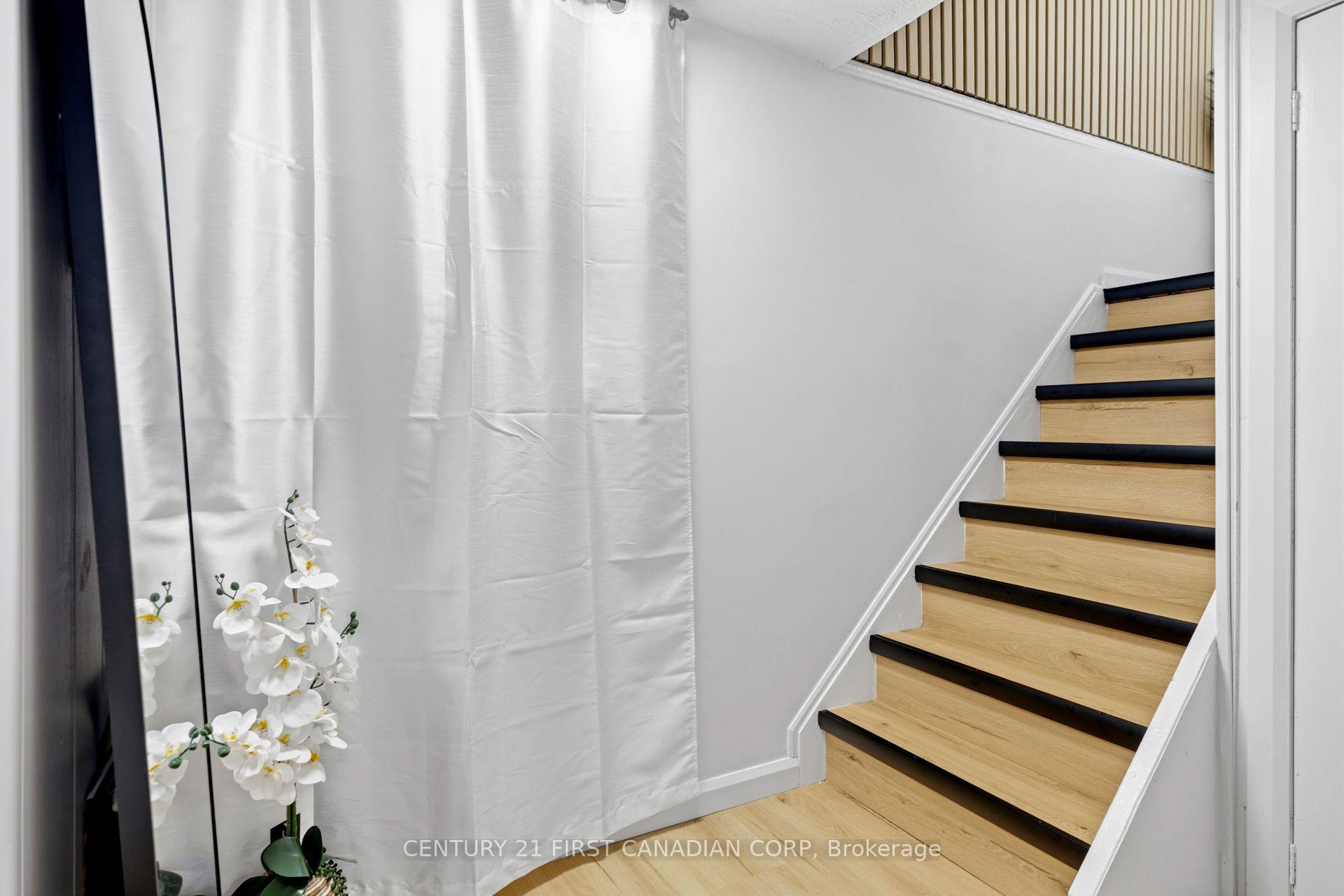 Photo 24 of 38 Silverdale Crescent, London, South T — HOMEH
