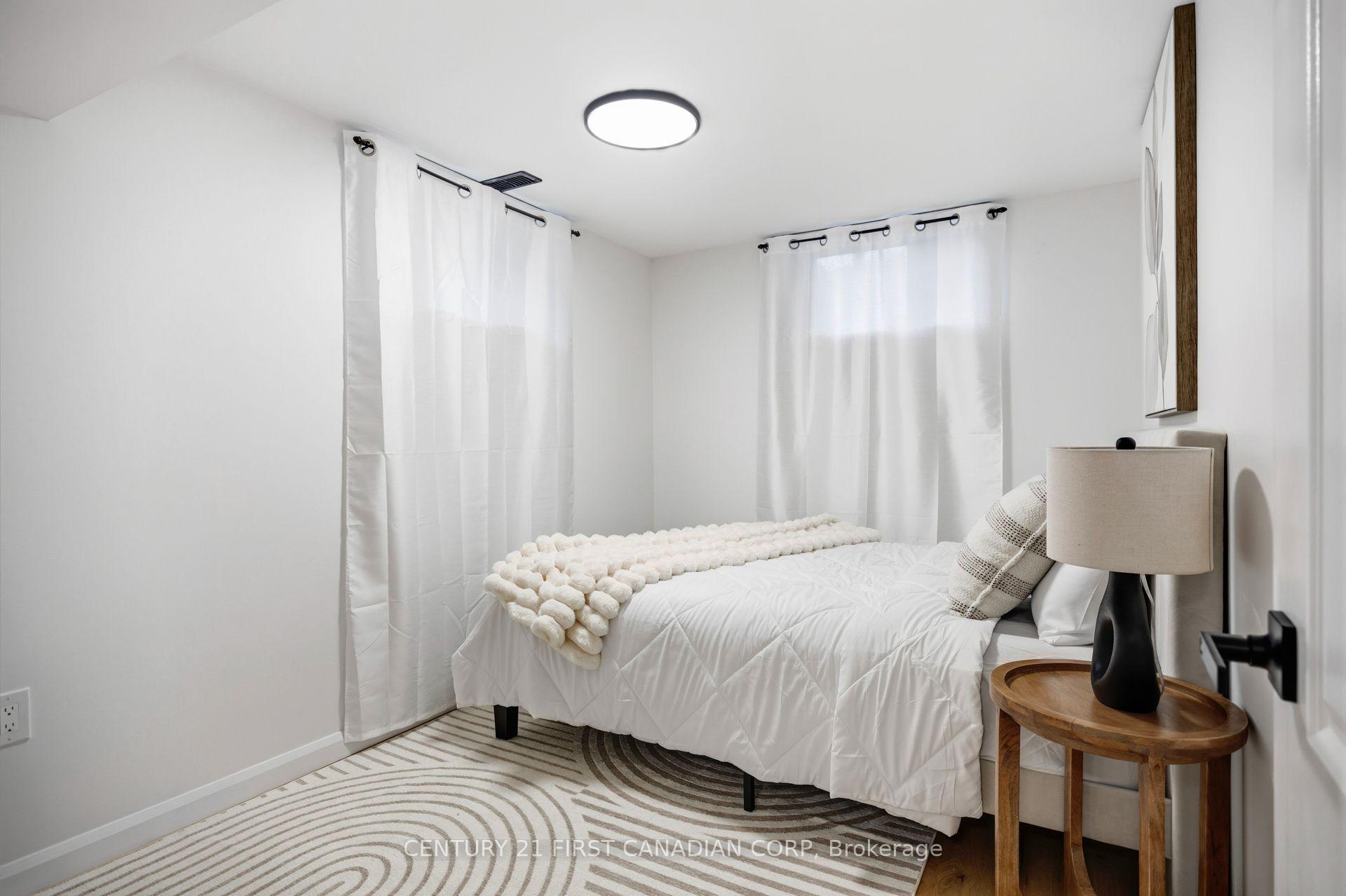 Photo 30 of 38 Silverdale Crescent, London, South T — HOMEH