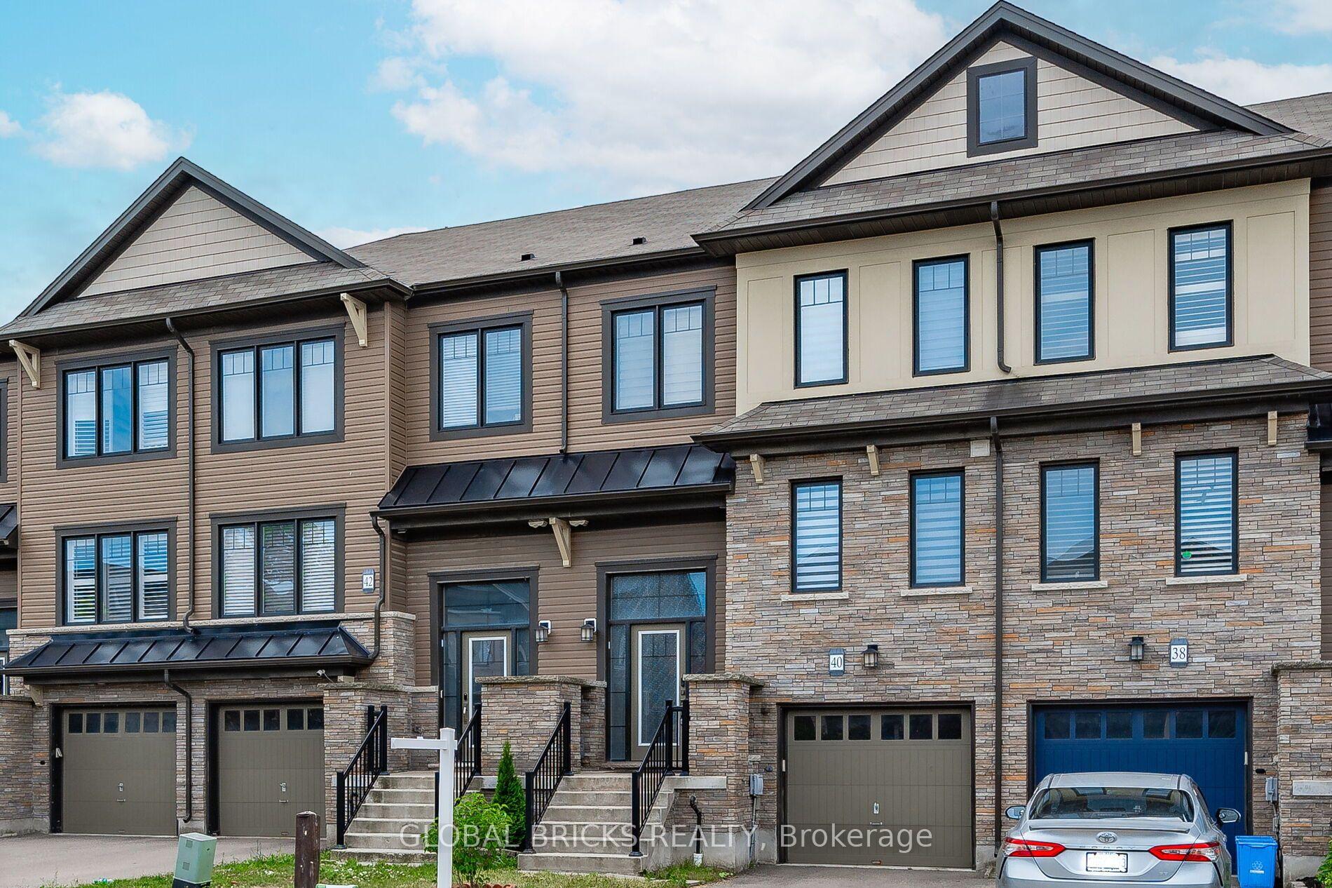 Photo 1 of 40 Crafter Crescent, Hamilton, Stoney Creek Mountain — HOMEH