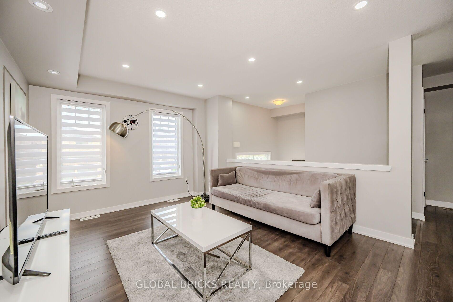 Photo 6 of 40 Crafter Crescent, Hamilton, Stoney Creek Mountain — HOMEH
