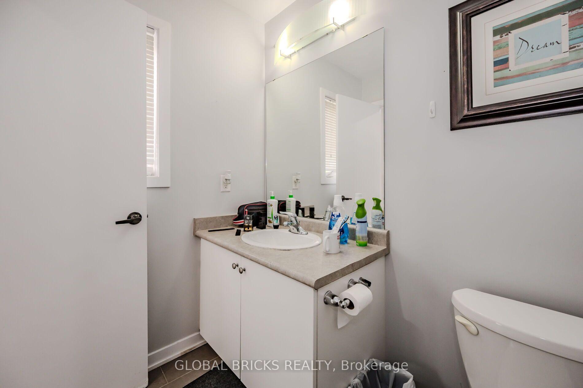 Photo 16 of 40 Crafter Crescent, Hamilton, Stoney Creek Mountain — HOMEH
