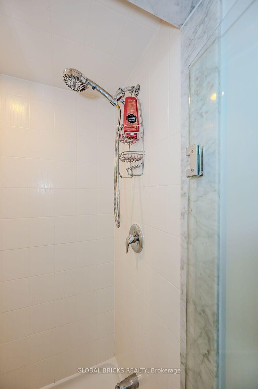 Photo 17 of 40 Crafter Crescent, Hamilton, Stoney Creek Mountain — HOMEH