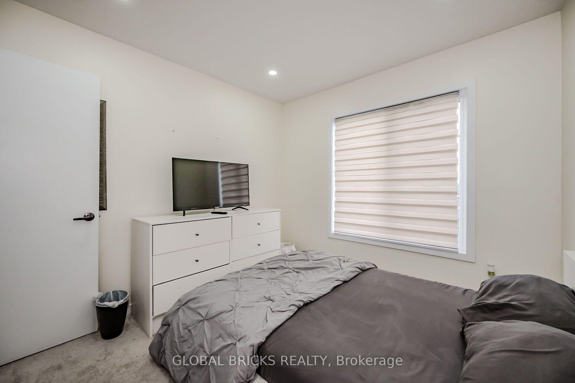 Photo 21 of 40 Crafter Crescent, Hamilton, Stoney Creek Mountain — HOMEH