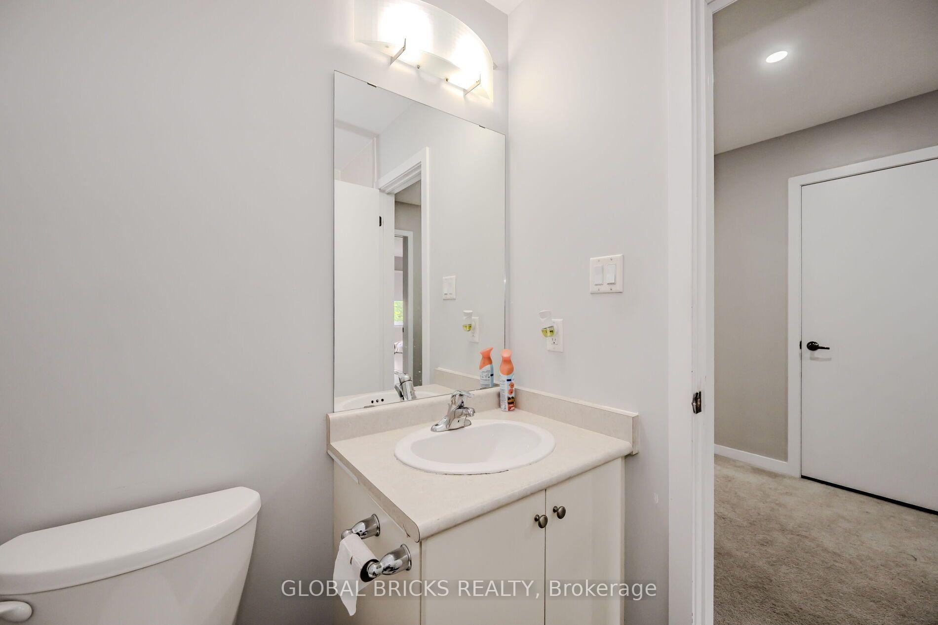 Photo 24 of 40 Crafter Crescent, Hamilton, Stoney Creek Mountain — HOMEH