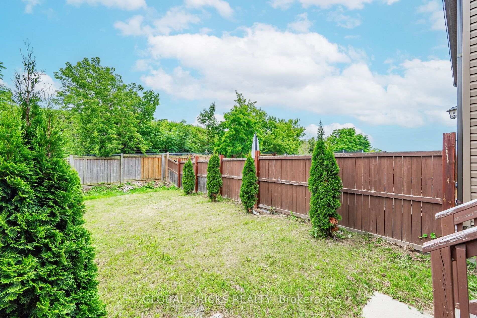 Photo 30 of 40 Crafter Crescent, Hamilton, Stoney Creek Mountain — HOMEH