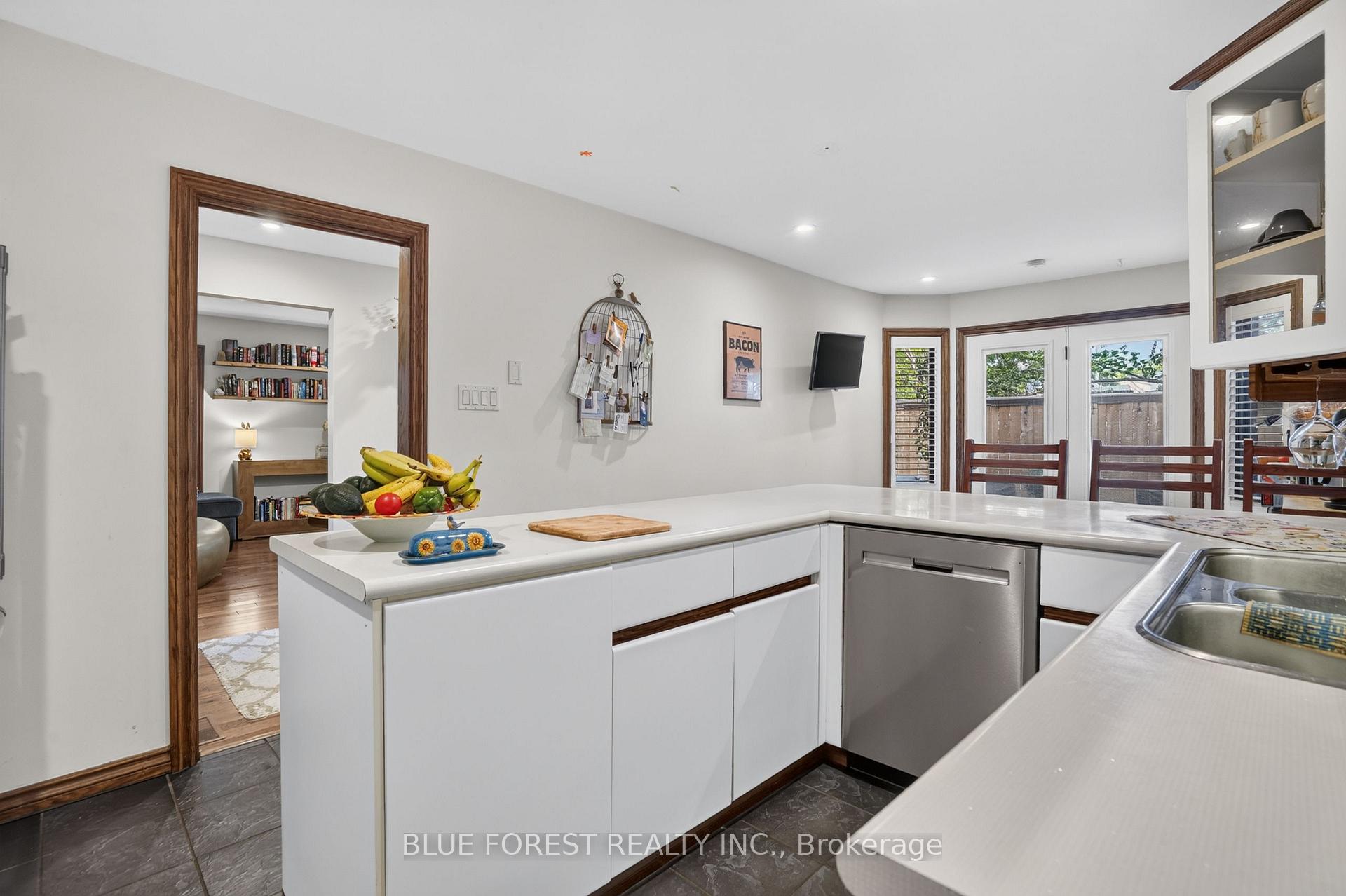 Photo 16 of 152 Albert Street, London, East F — HOMEH