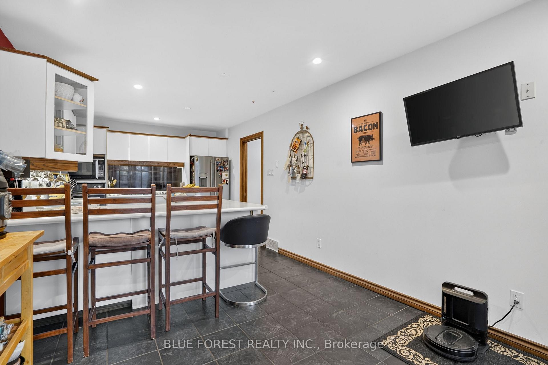 Photo 19 of 152 Albert Street, London, East F — HOMEH