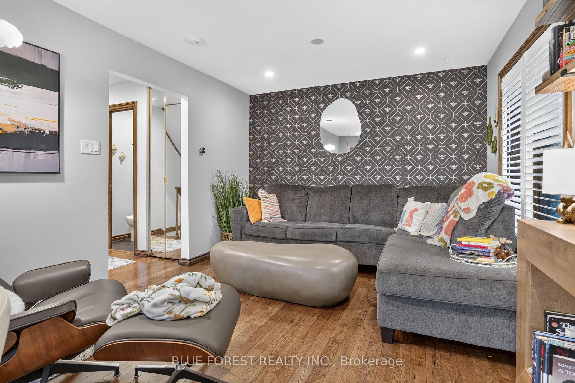 Photo 23 of 152 Albert Street, London, East F — HOMEH