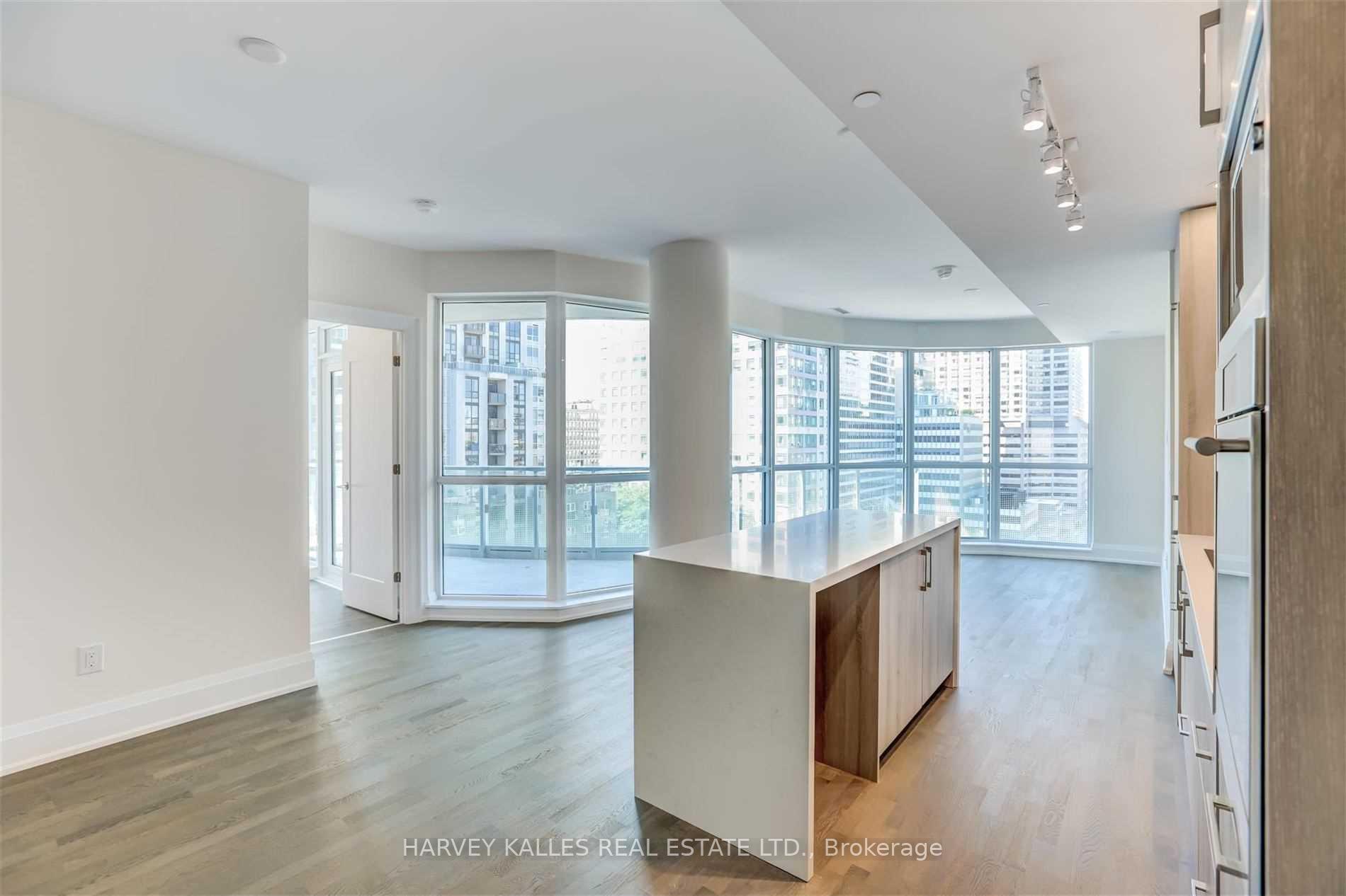 Photo 6 of Unit 1002, 88 Cumberland Street, Toronto, The Annex — HOMEH