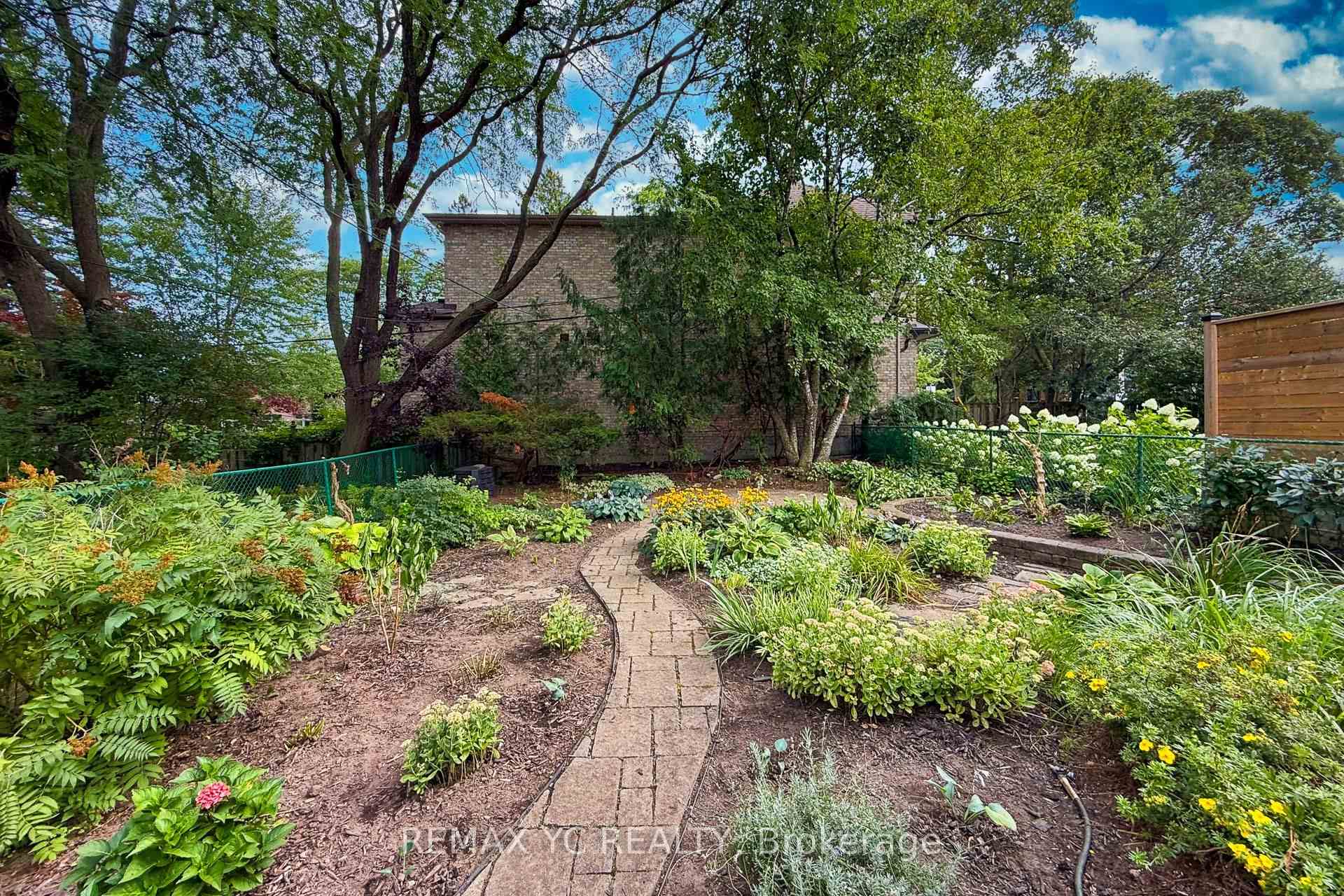 Photo 34 of 425 Broadway Avenue, Toronto, Leaside — HOMEH