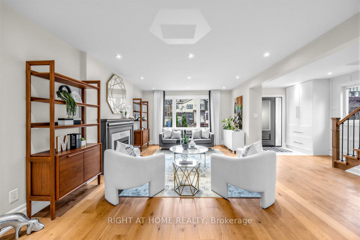 Photo 5 of 21 Austin Terrace, Toronto, Casa Loma — HOMEH
