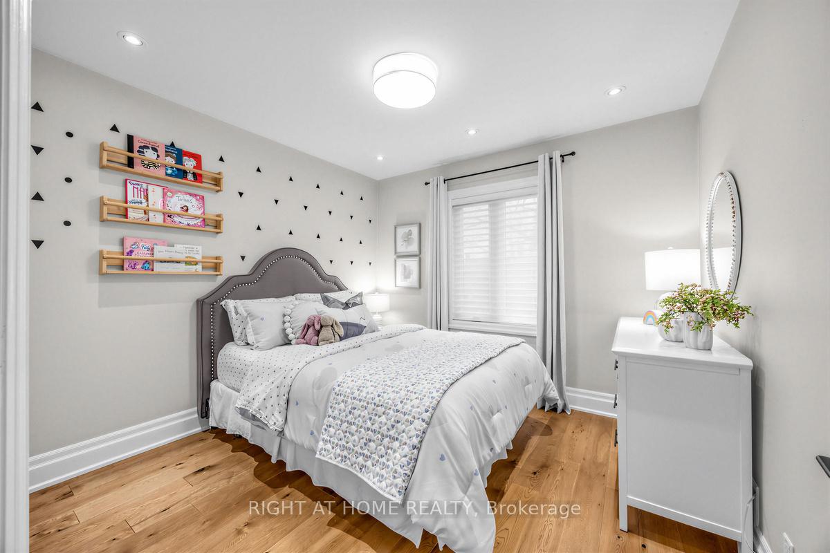 Photo 27 of 21 Austin Terrace, Toronto, Casa Loma — HOMEH