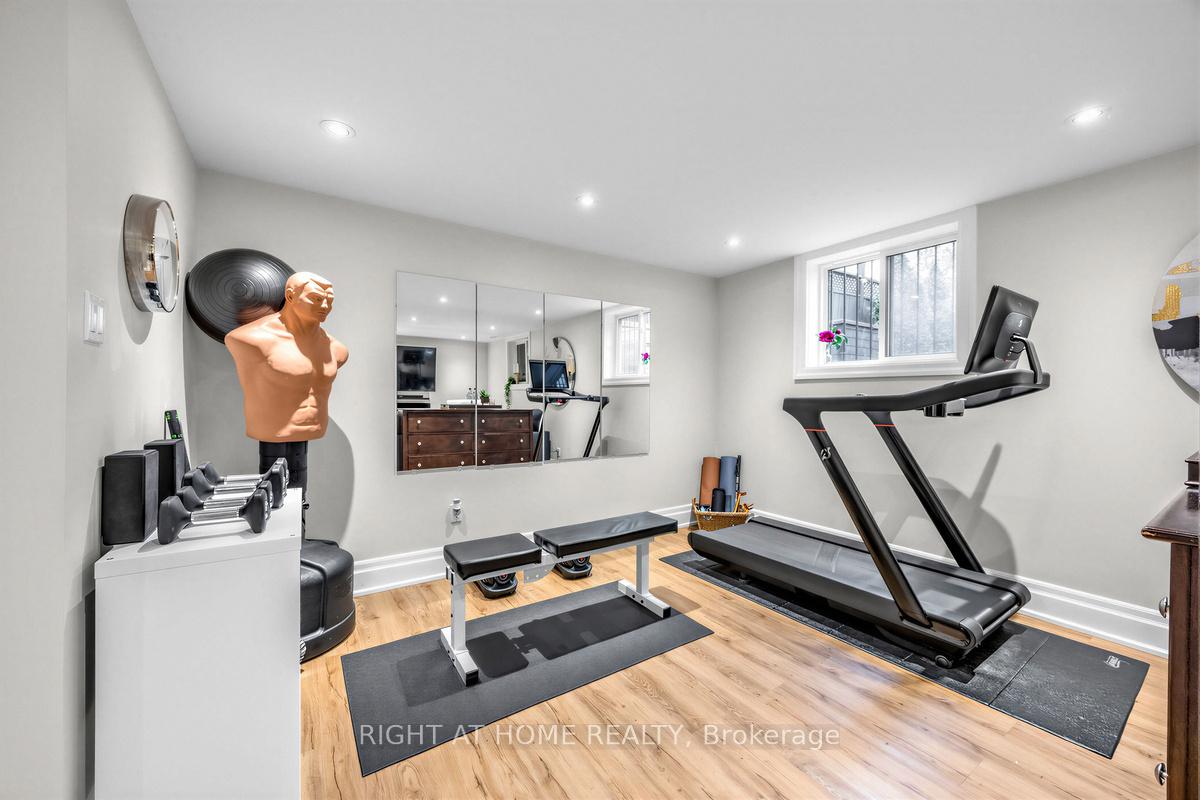 Photo 30 of 21 Austin Terrace, Toronto, Casa Loma — HOMEH