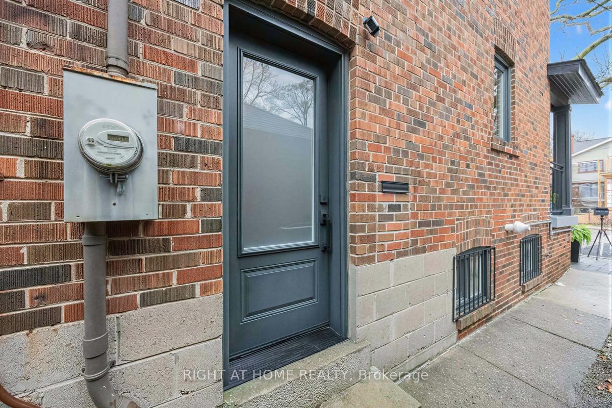 Photo 34 of 21 Austin Terrace, Toronto, Casa Loma — HOMEH