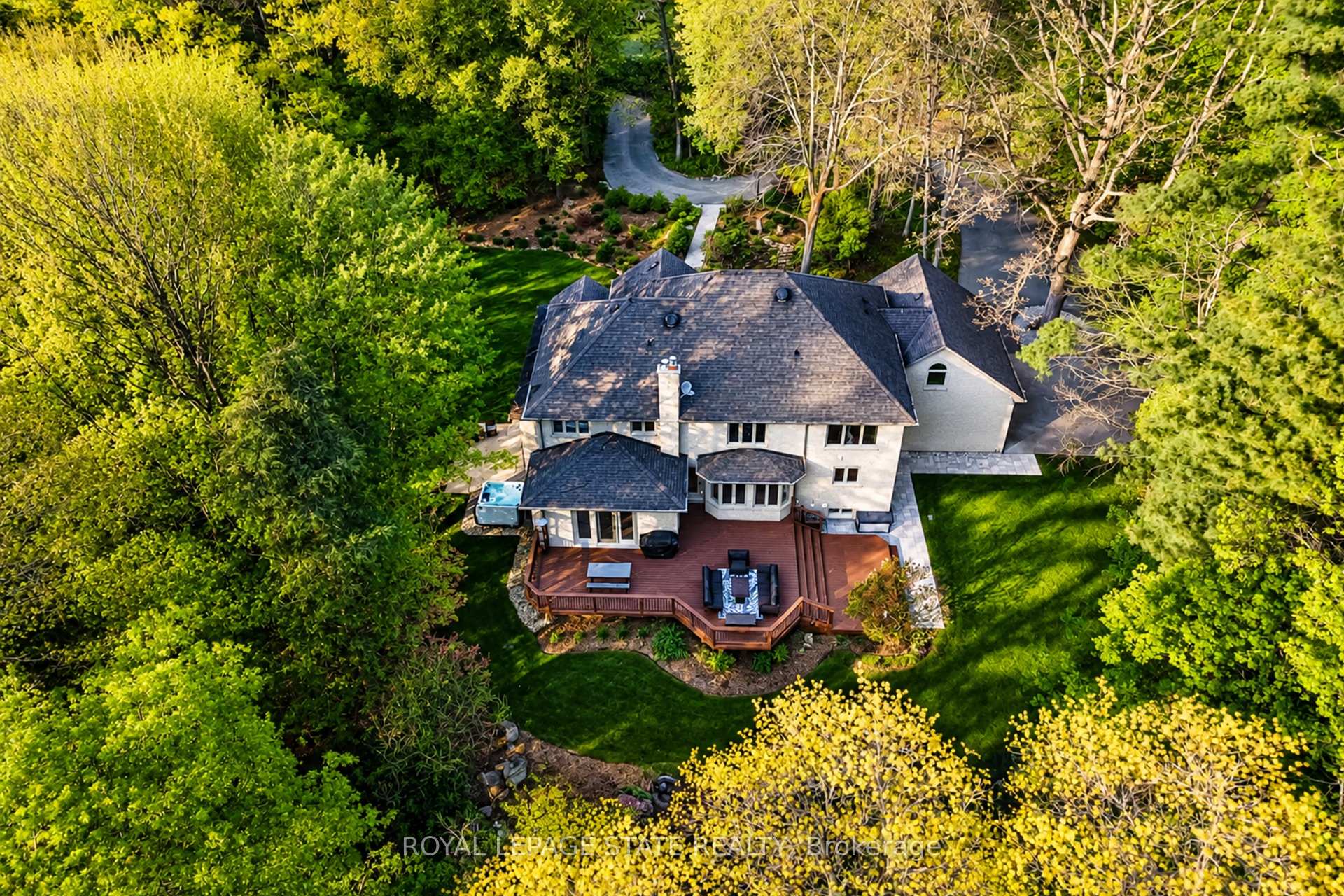 Photo 6 of 18 Elder Crescent, Hamilton, Ancaster — HOMEH