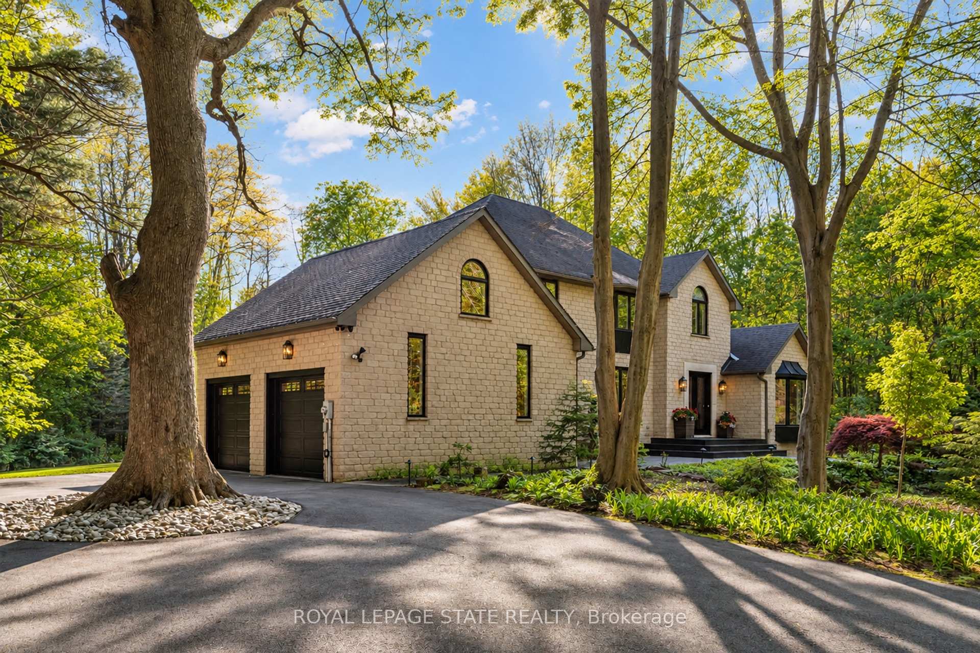 Photo 8 of 18 Elder Crescent, Hamilton, Ancaster — HOMEH