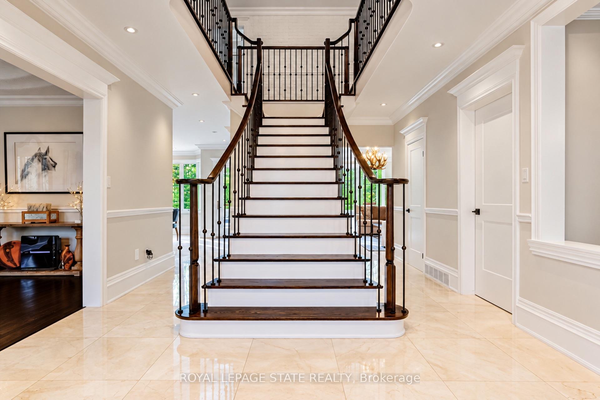 Photo 12 of 18 Elder Crescent, Hamilton, Ancaster — HOMEH
