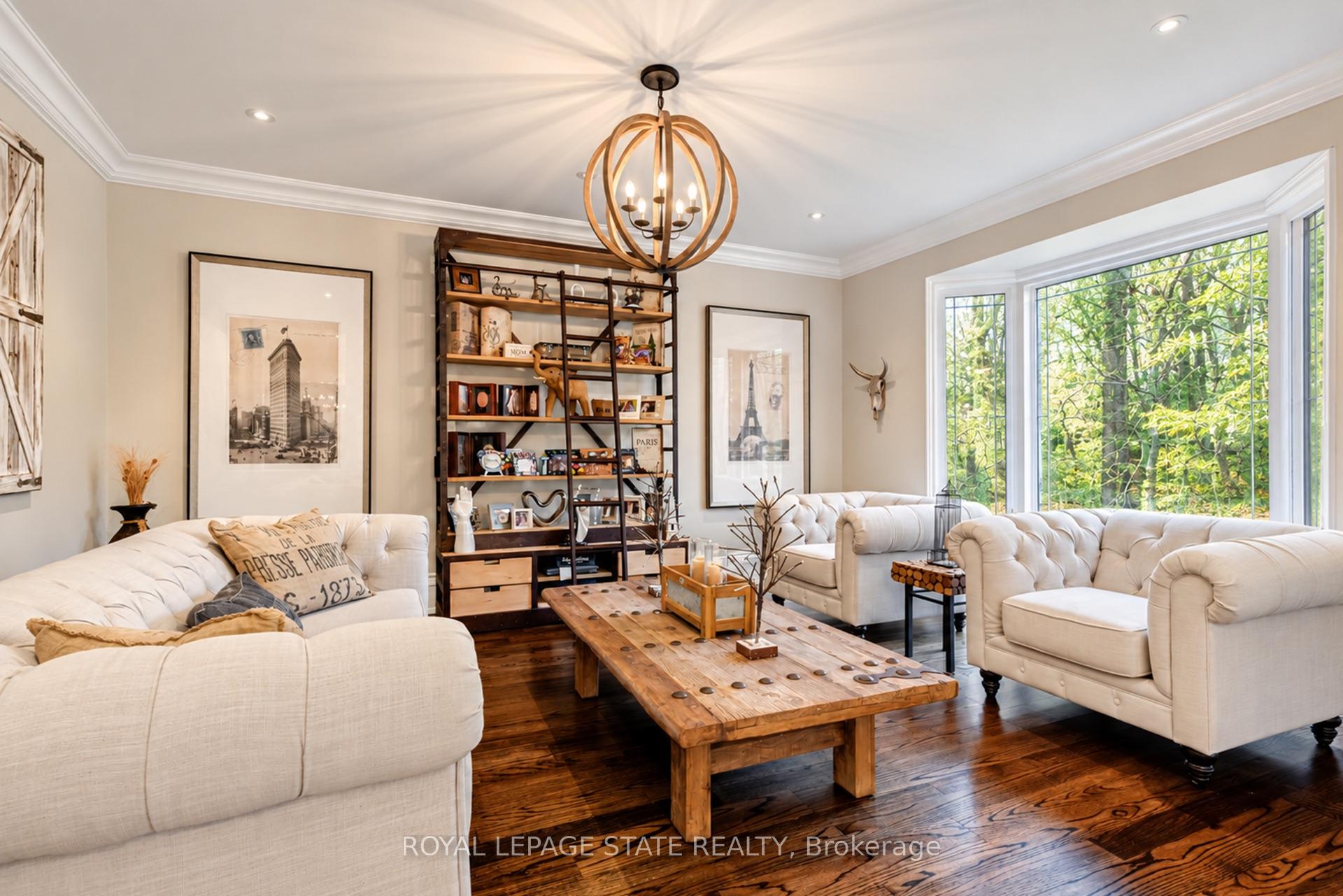 Photo 13 of 18 Elder Crescent, Hamilton, Ancaster — HOMEH
